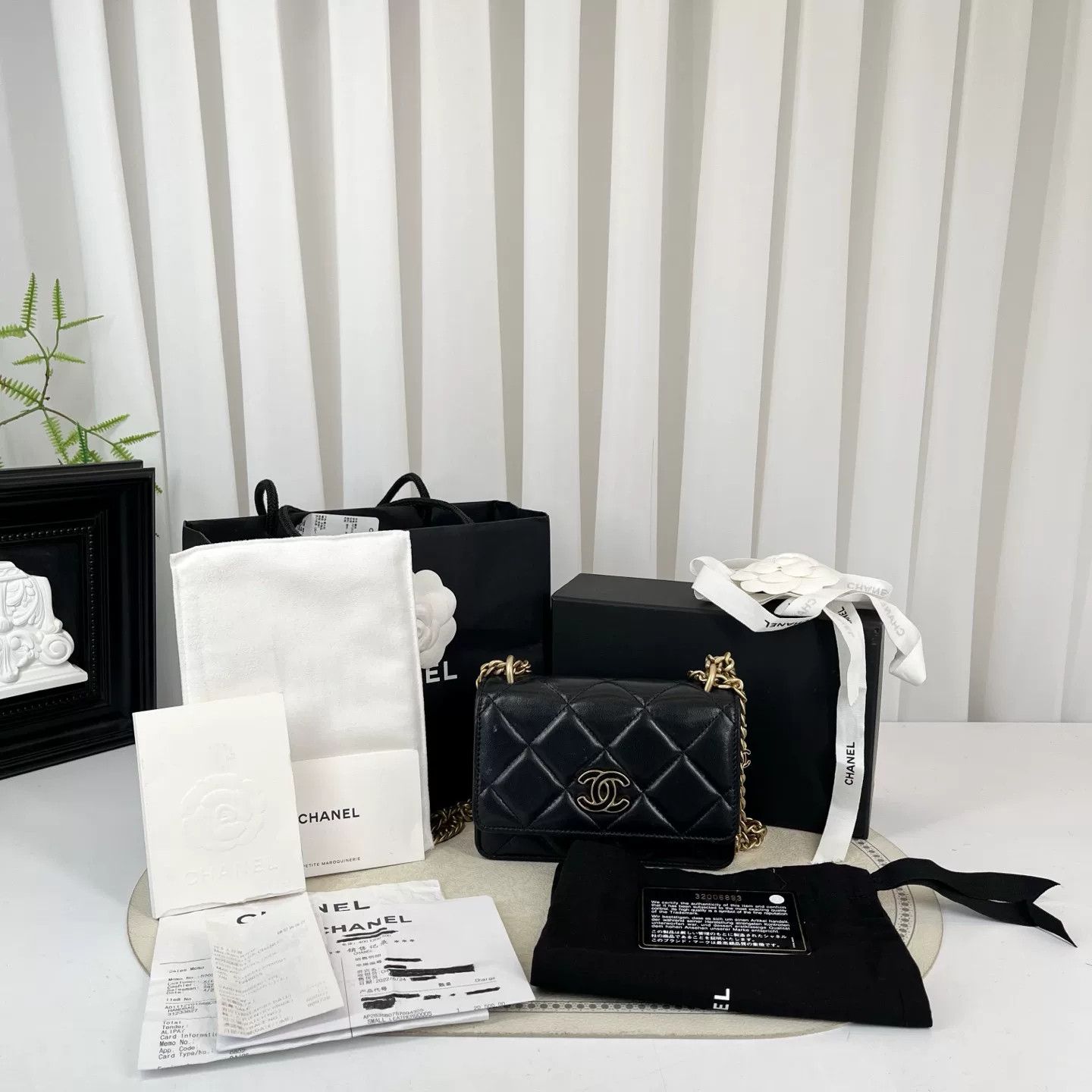 Chanel Pre-loved Bag Very good condition Size ONE SIZE - 1 Thumbnail