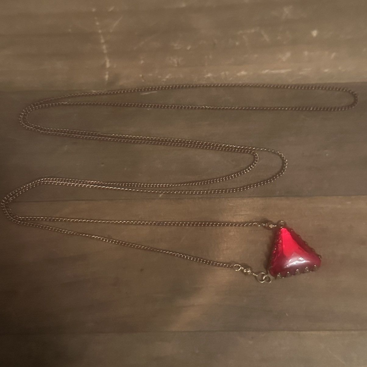 Vintage Vintage long bronze tone red triangle glass necklace Size ONE SIZE - 4 Thumbnail