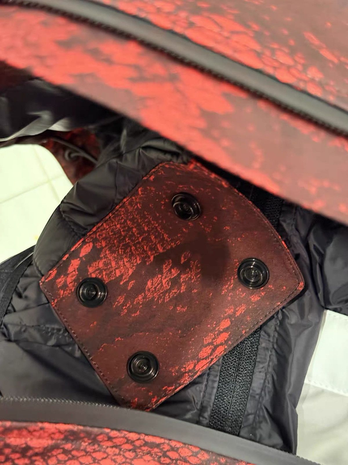Other Red Scale Snake Pattern Outdoor Windproof Ski Suit Size US 32 / EU 48 - 15 Thumbnail