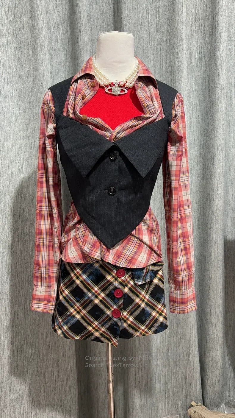 Vivienne Westwood Vivienne Westwood Red Knit Short Sleeve Size XS / US 0-2 / IT 36-38 - 2 Thumbnail