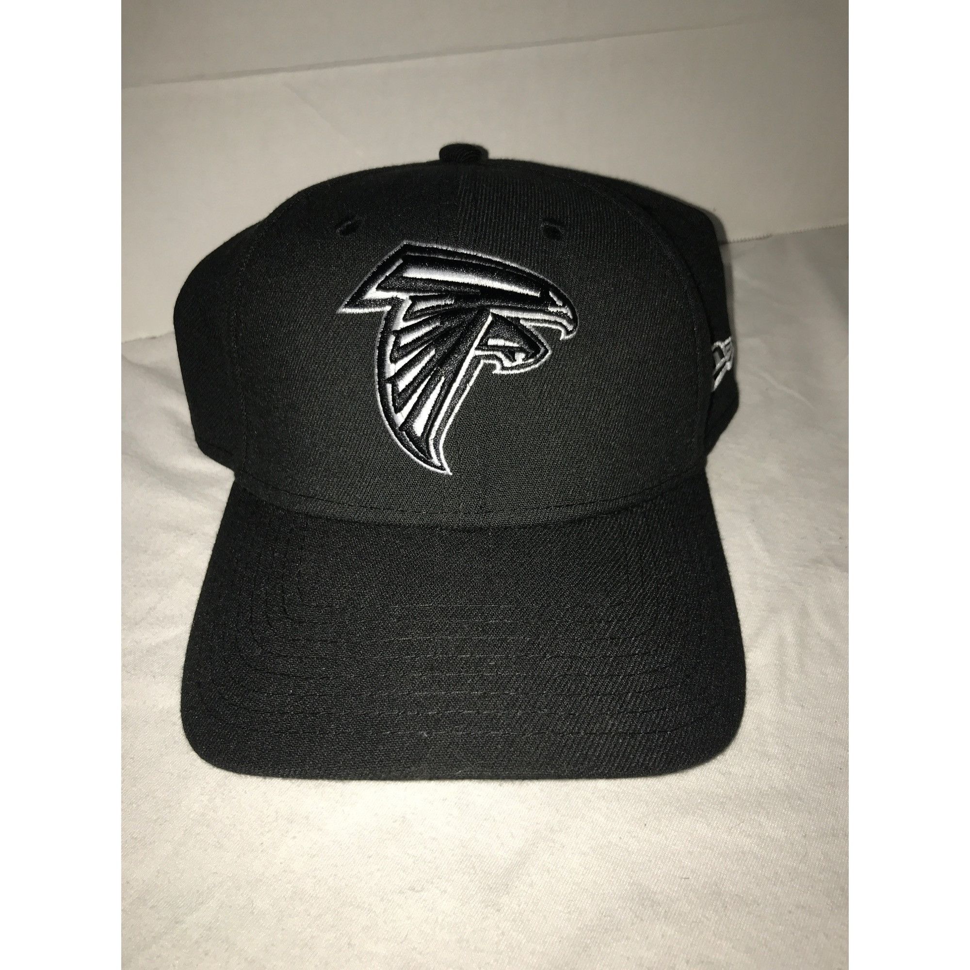 New Era Atlanta Falcons Black/White 39THIRTY New ERA Stretch Fit Cap Size ONE SIZE - 2 Thumbnail