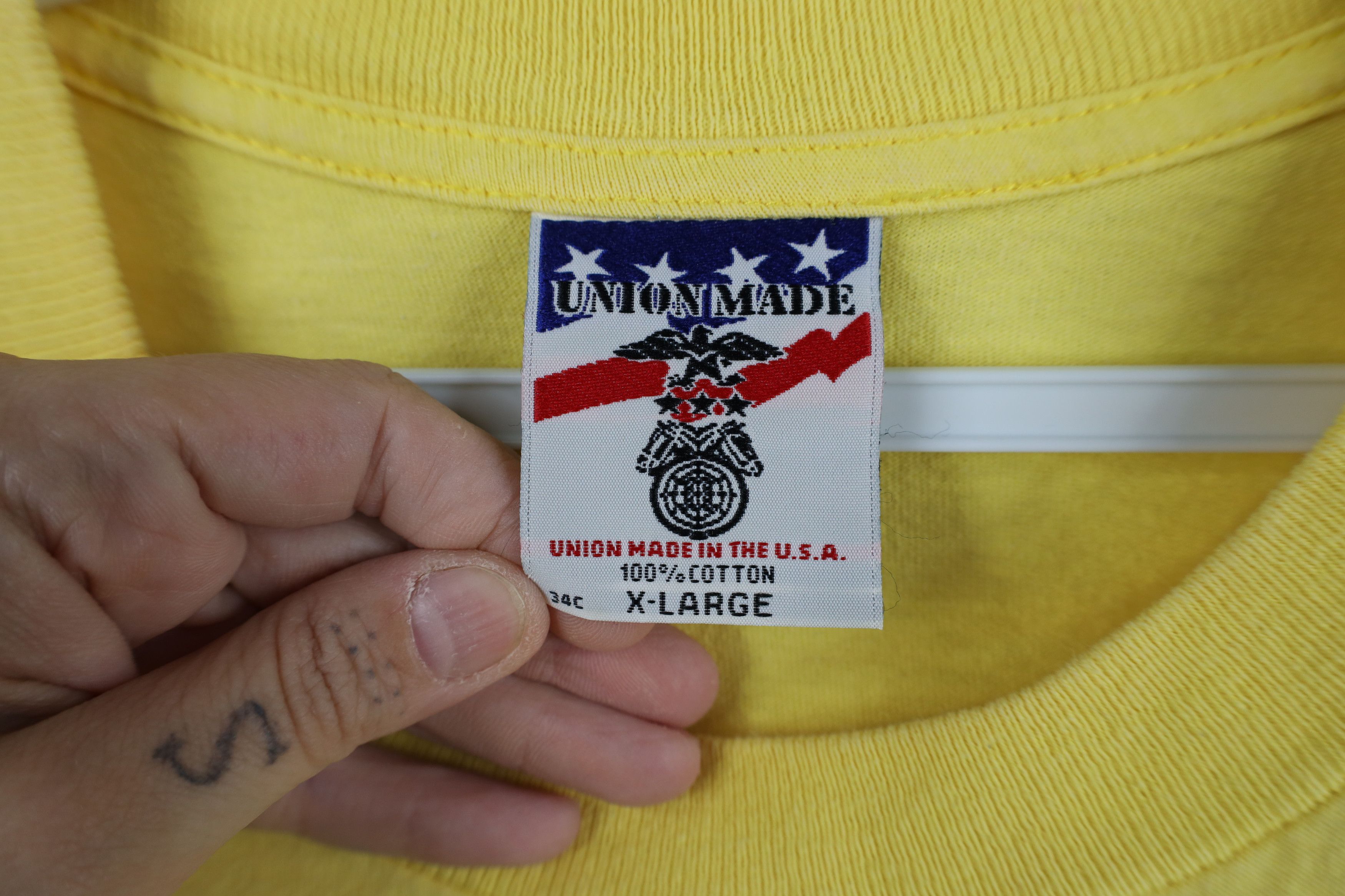Vintage Vintage 90s Union Made Company Toys For Tots T-Shirt USA Size US XL / EU 56 / 4 - 10 Thumbnail