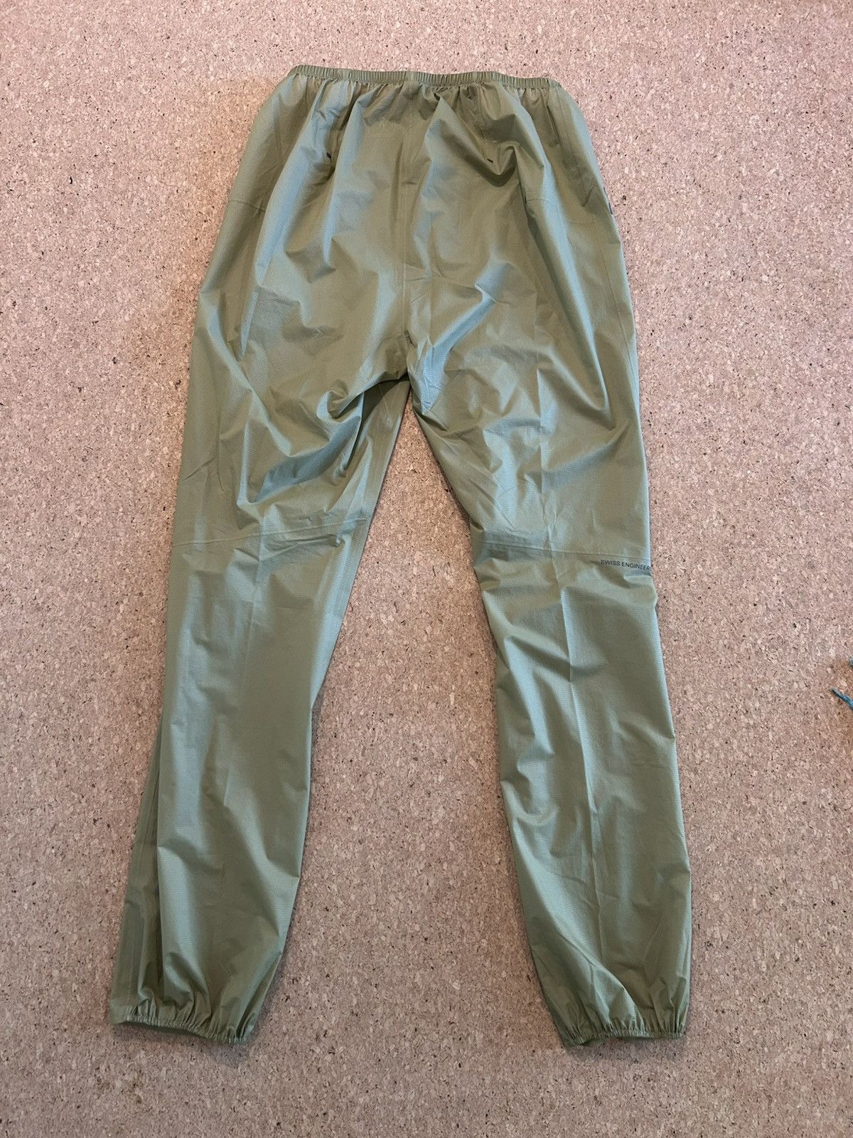 On On Running Ultra Rain Pants - Size Large Size US 33 - 4 Thumbnail
