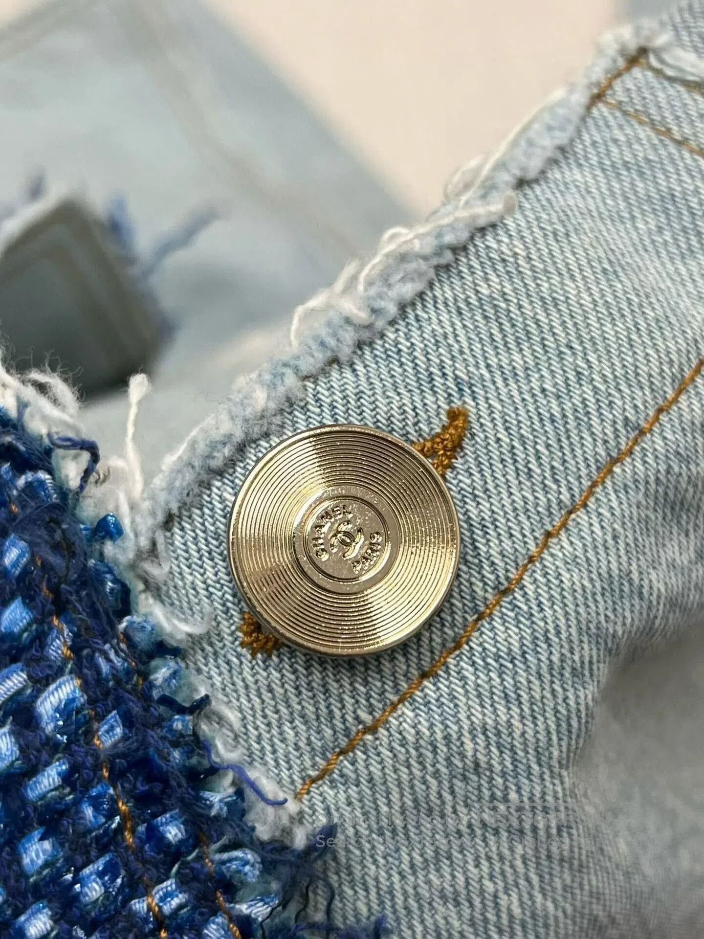 Chanel Chanel Denim Jacket for Women. Size XS / US 0-2 / IT 36-38 - 4 Thumbnail