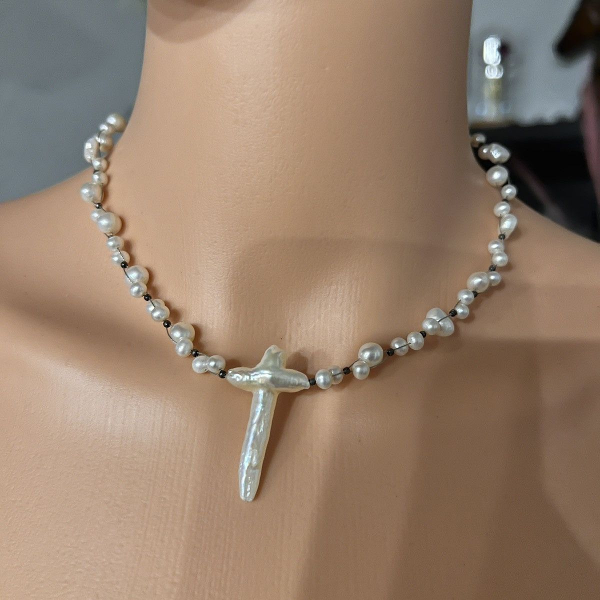 The Unbranded Brand Fresh Water Pearl Cross Pendant Necklace Size ONE SIZE - 1 Thumbnail