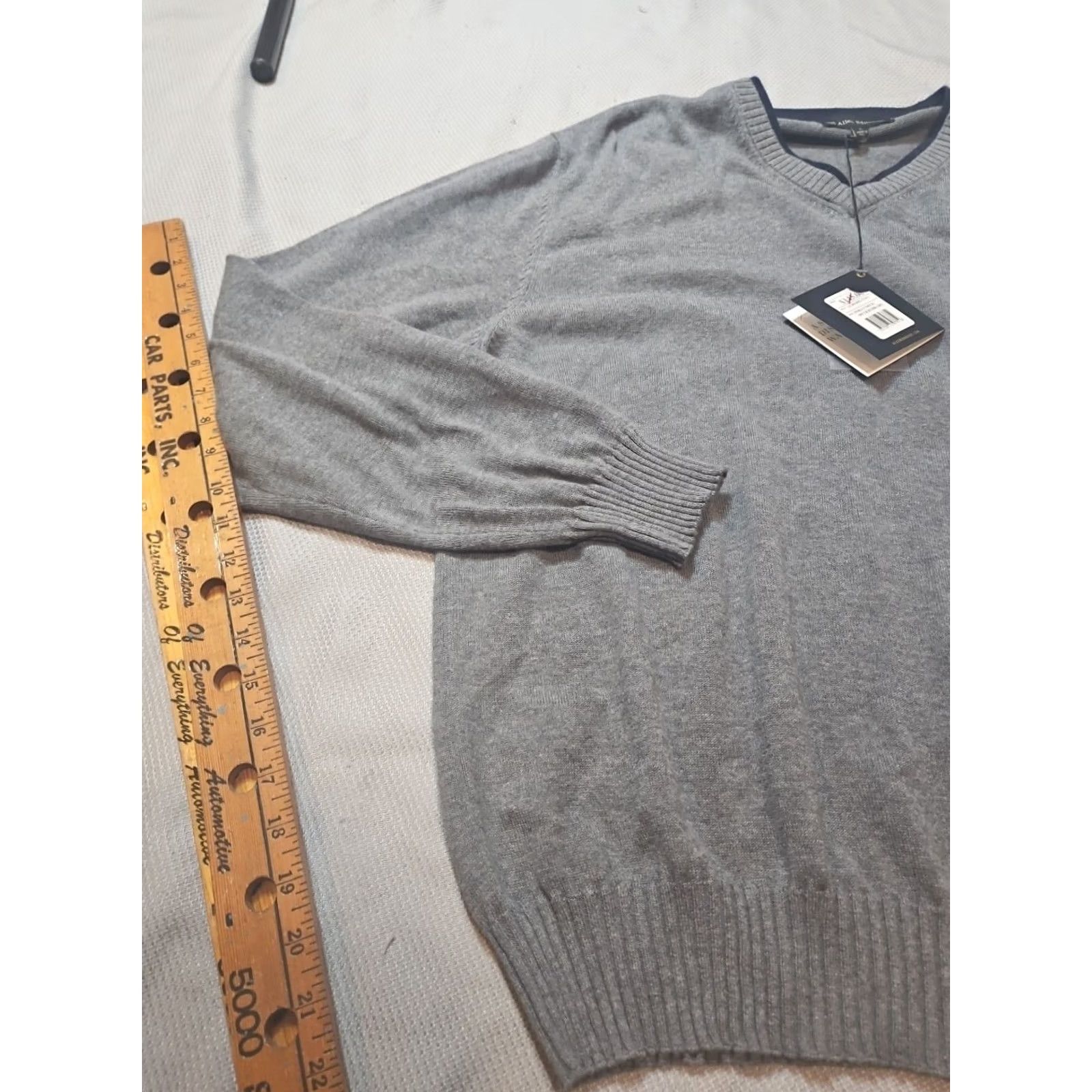 Allen Edmonds Allen Edmonds Sweater Mens Large Gray Pima Cotton Heather V-Neck Shirt Top NWT Size US L / EU 52-54 / 3 - 4 Thumbnail