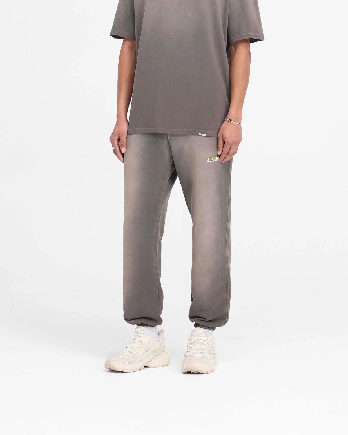 Represent Clo. Patron Of The Club Fade Out Wash Heavy Cotton Sweatpants Size US 30 / EU 46 - 7 Thumbnail