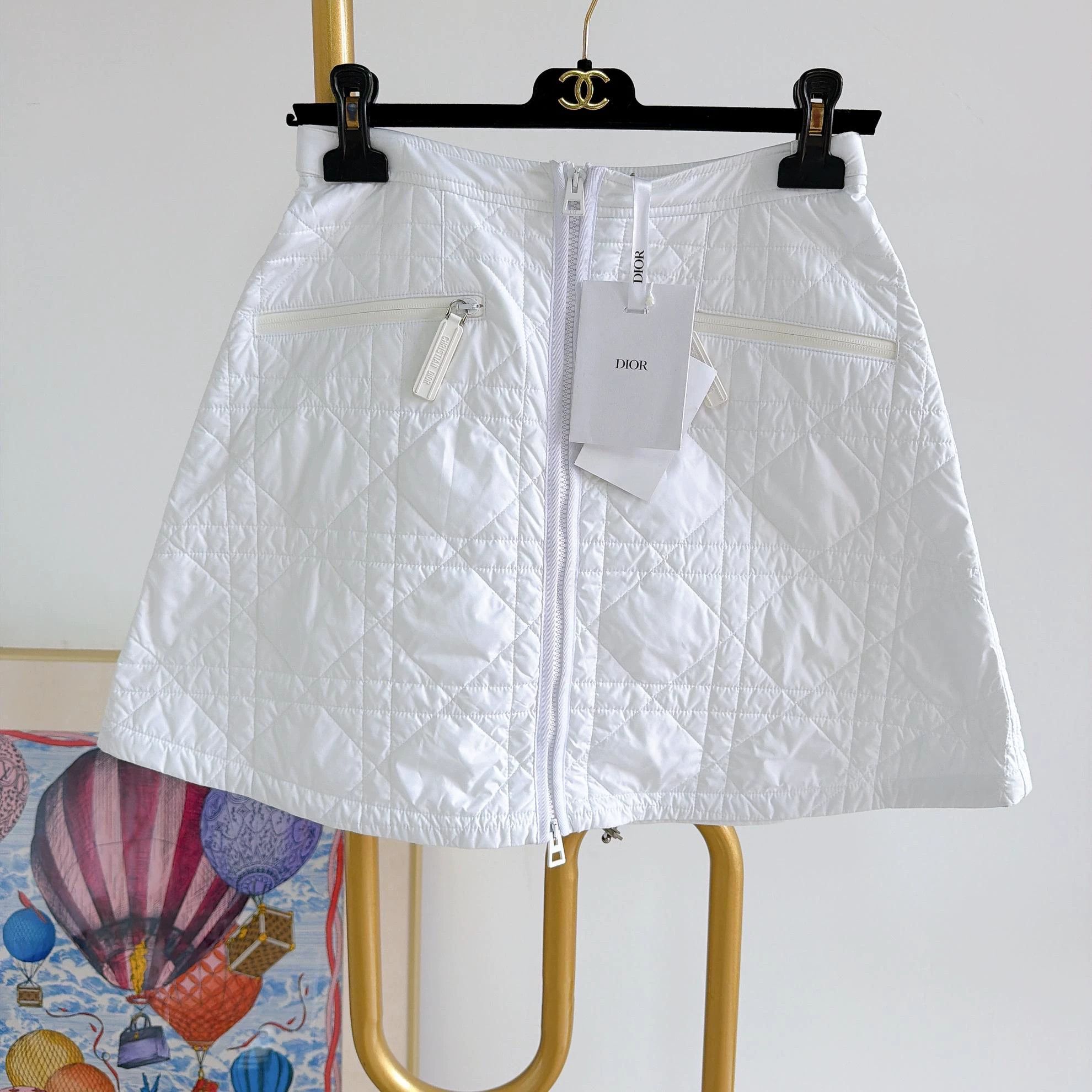 Dior Christian Dior Women's White Quilted Skirt F36 Size 26" / US 2 / IT 38 - 1 Thumbnail