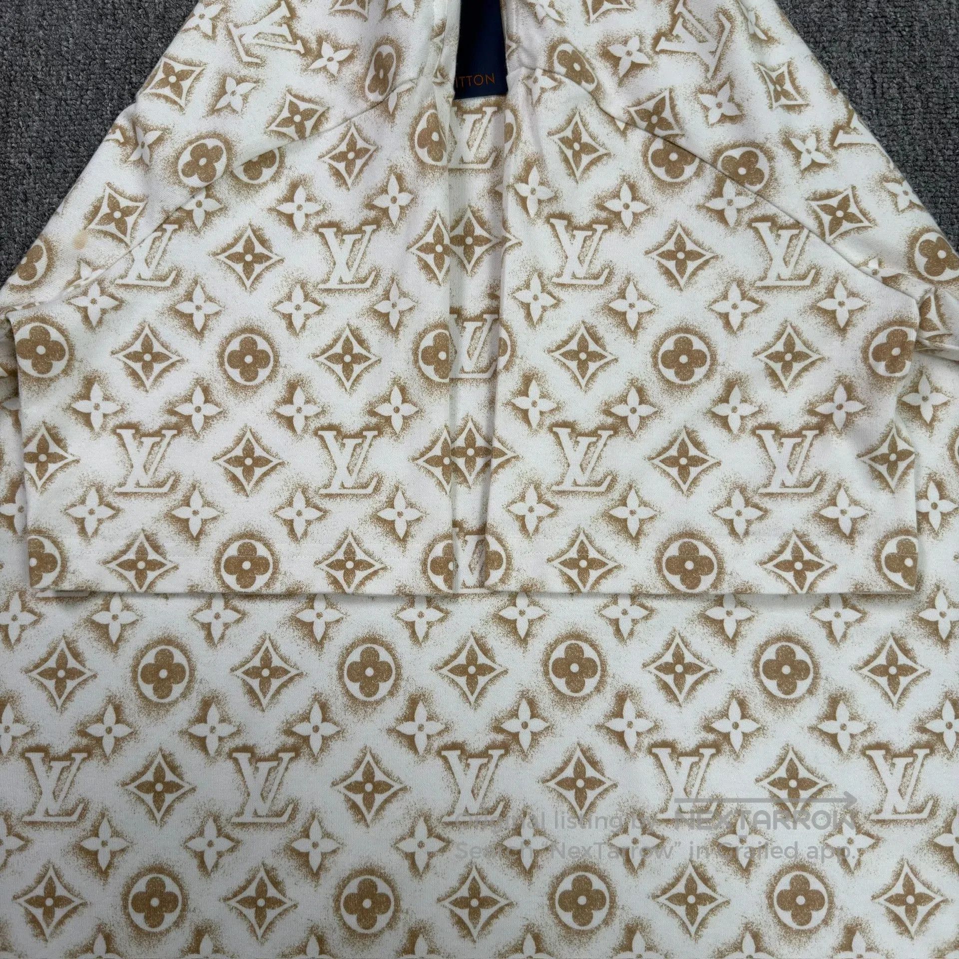 Louis Vuitton LV Beige All-Over Print Short-Sleeve. Size US XL / EU 56 / 4 - 4 Thumbnail