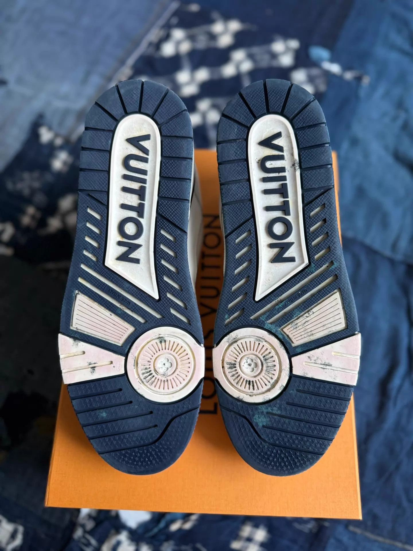 Louis Vuitton LV TRAINER White/Blue US8 Complete Mint Size US 8 / IT 38 - 8 Thumbnail