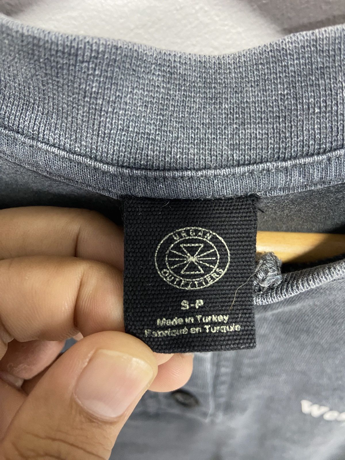 Urban Outfitters × Vintage Vintage West Coast Alameda crop long sleeve Size L / US 10 / IT 46 - 6 Thumbnail