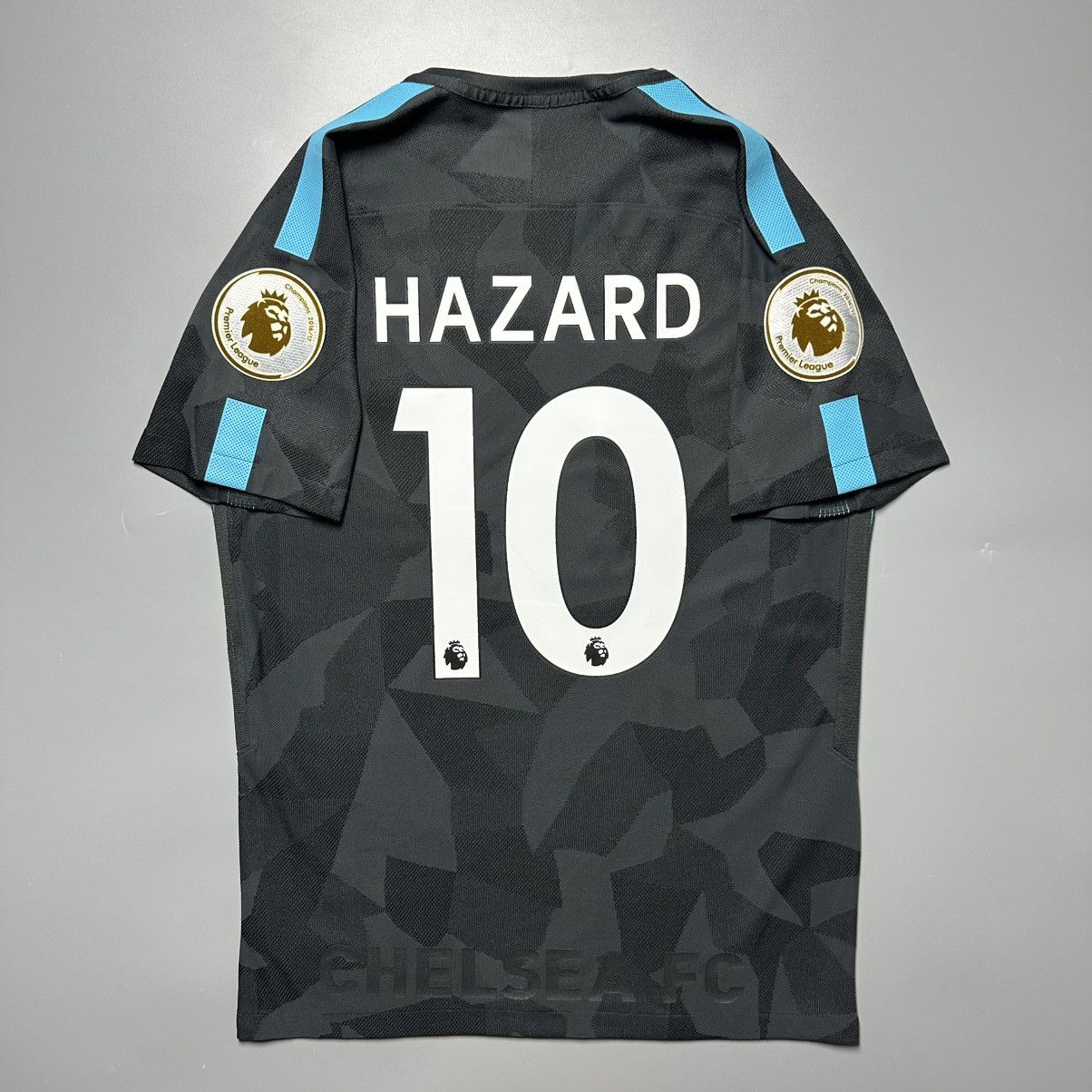 Vintage CHELSEA NIKE 2017/2018 FOOTBALL THIRD JERSEY #10 EDEN HAZARD Size US M / EU 48-50 / 2 - 1 Thumbnail