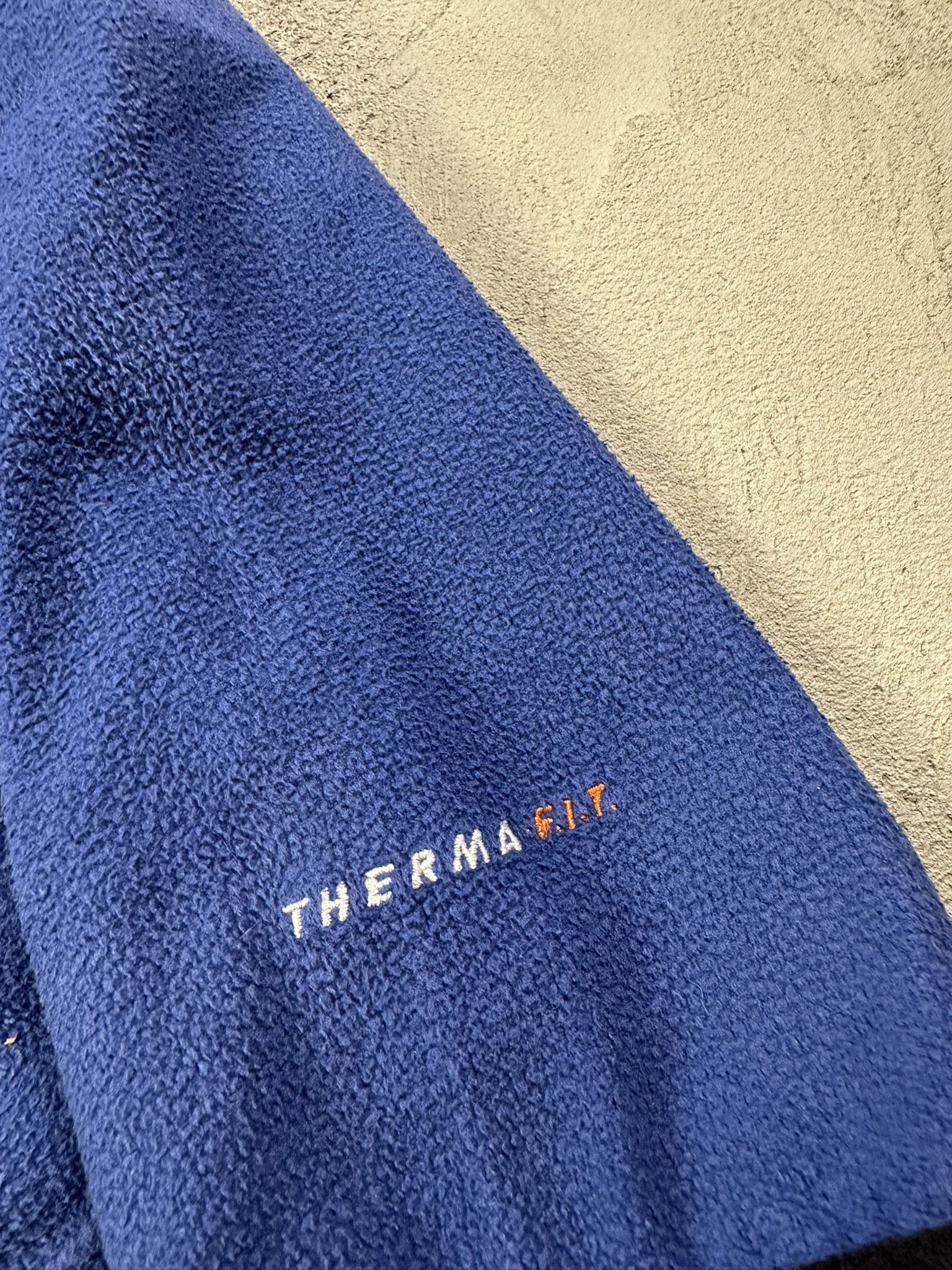 Nike 90s Vintage Nike Therma Fit Fleece Halfzip Boxy Sweatshirt Size US L / EU 52-54 / 3 - 14 Thumbnail