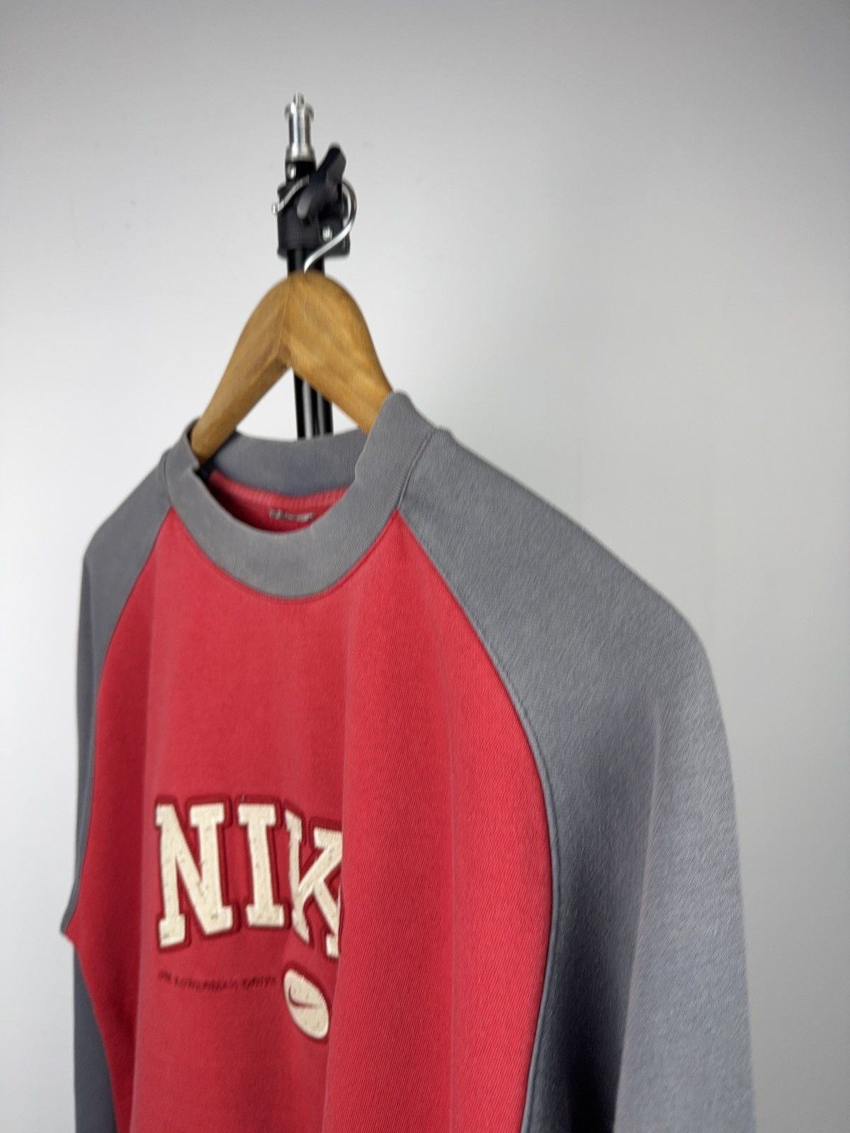 Nike ❤️‍🔥 Nike Vintage Faded Raglan Embroidered Crewneck Sweatshirt Size US S / EU 44-46 / 1 - 9 Thumbnail