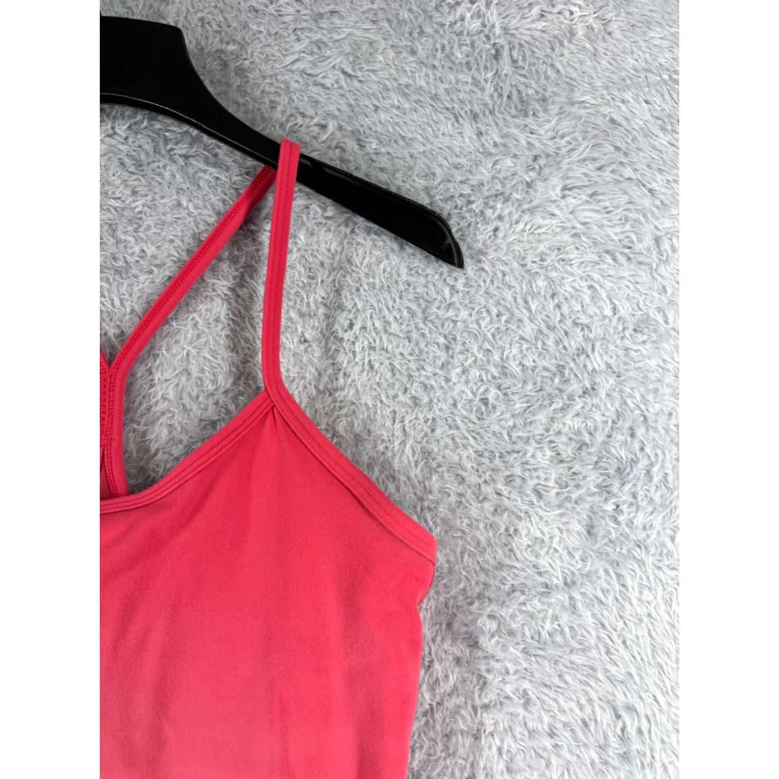 Lululemon Lululemon Shirt Women 6 Pink Power Y Tank Running Gym Yoga Workout READ Shirt Women 6 Pink Tank Racerback Built-In Bra All Seasons Workwear Casual Size M / US 6-8 / IT 42-44 - 2 Thumbnail