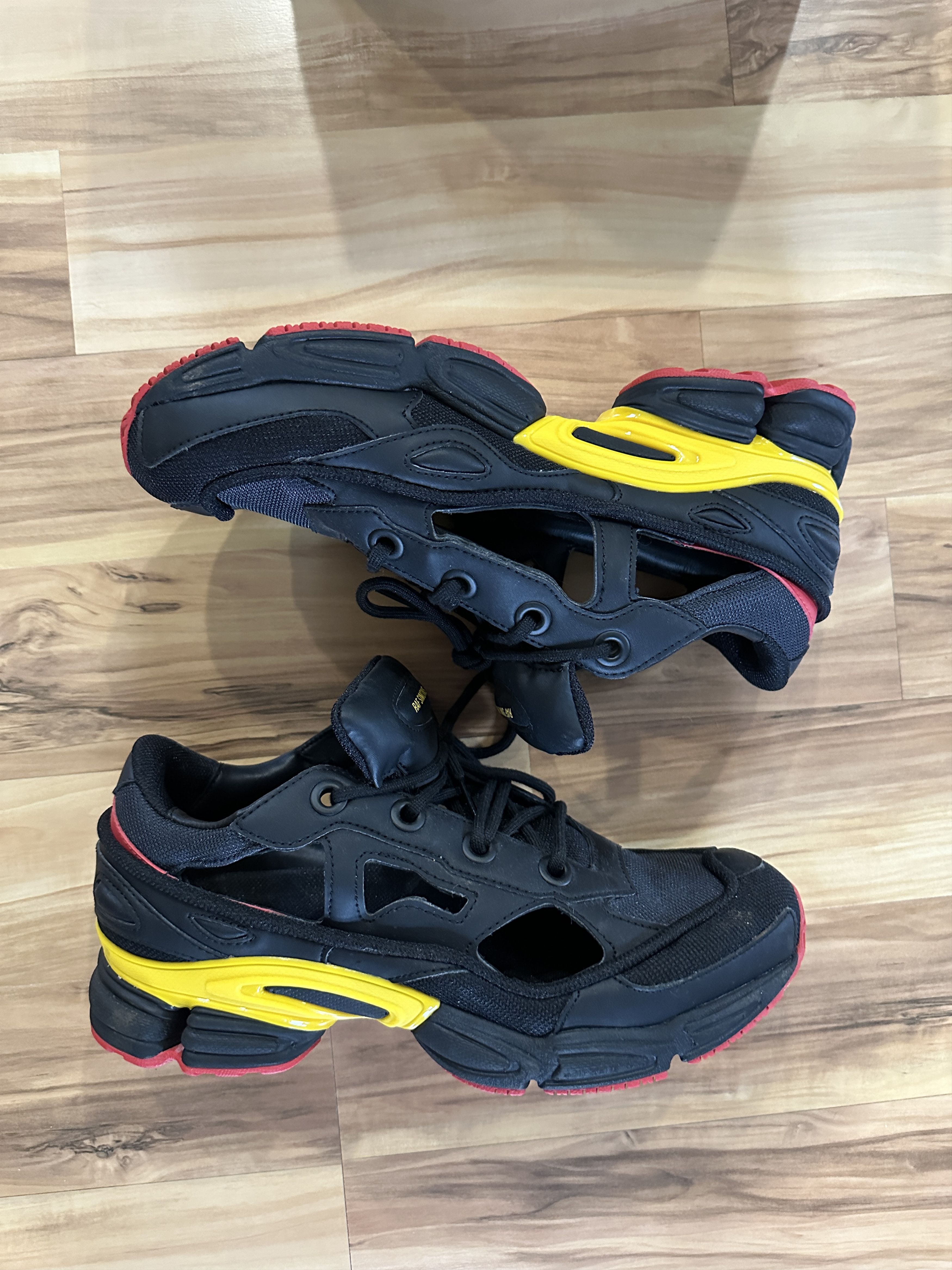 Adidas × Raf Simons Adidas x Raf Simons Belgium Ozweegos Size US 8 / EU 41 - 2 Thumbnail