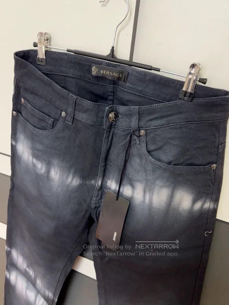 Versace Versace Medusa graffiti jeans Size US 32 / EU 48 - 2 Thumbnail