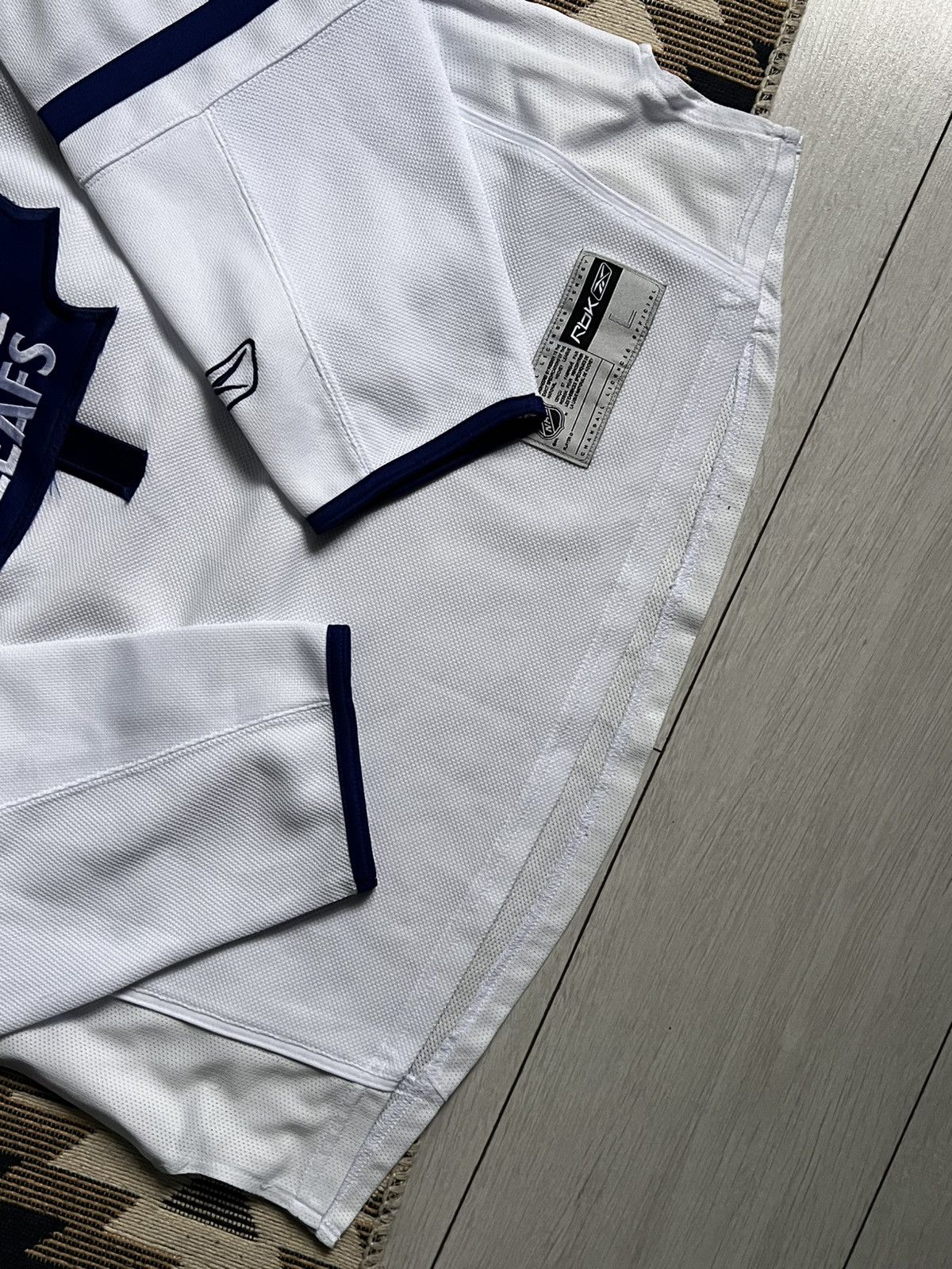 Reebok Toronto Maple Leafs Vintage 90's CCM Hockey Jersey Size US L / EU 52-54 / 3 - 7 Thumbnail
