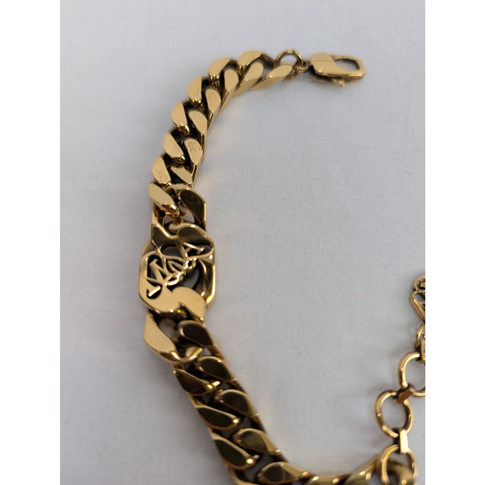 Alexander McQueen o1rshd1 Size: OS / Seal Logo Chain Bracelet in Gold Size ONE SIZE - 6 Thumbnail