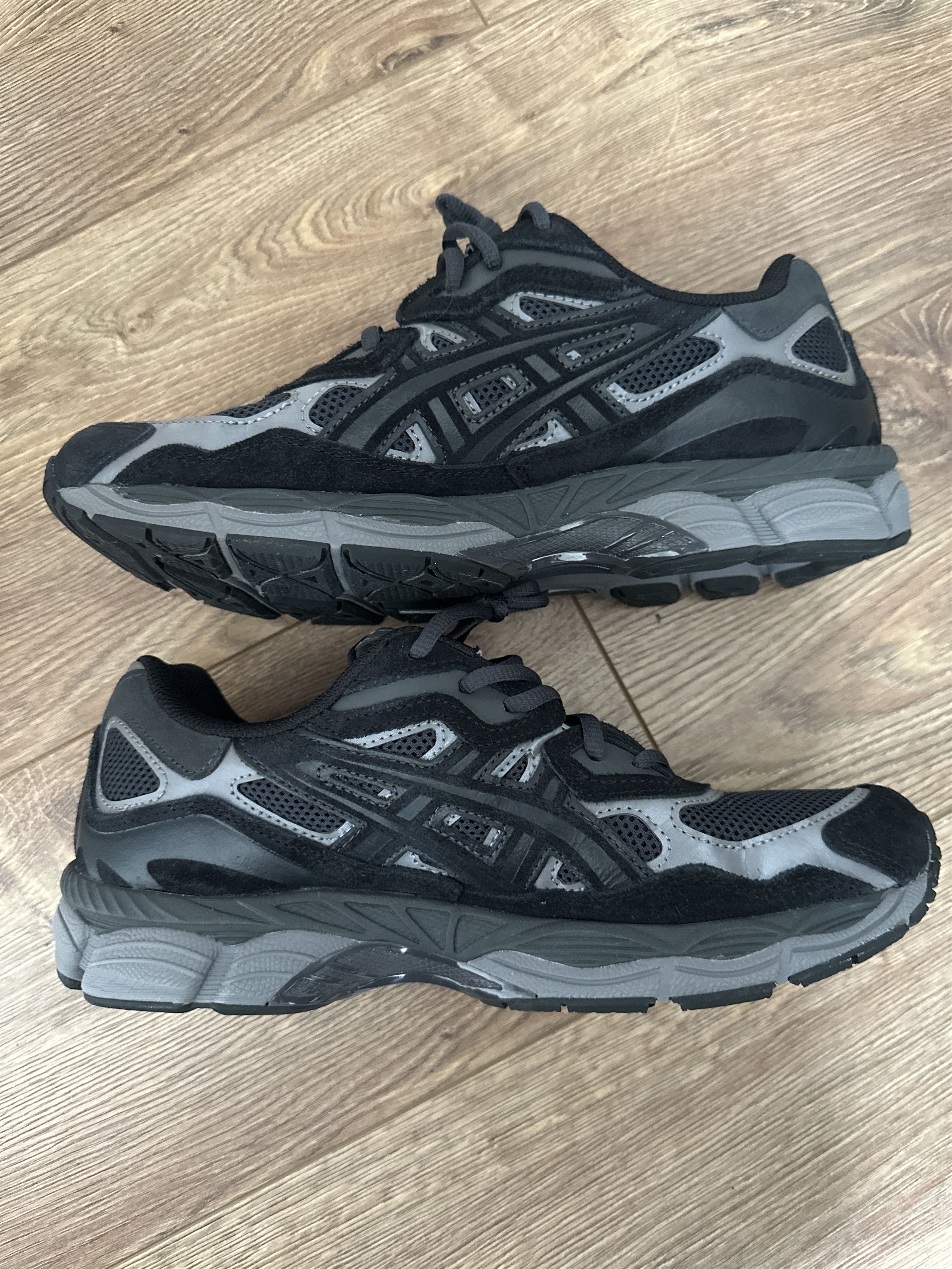 image of Asics Gel-Nyc Graphite Grey/black Shoes, Men's (Size 8.5)