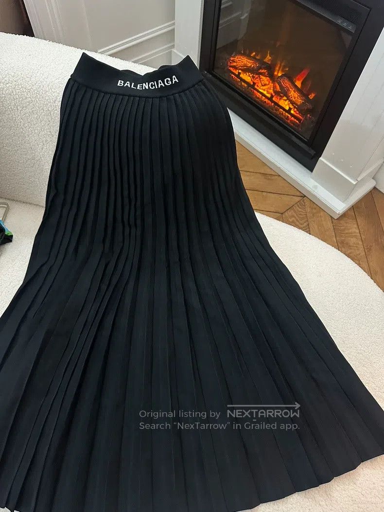 Balenciaga Balenciaga size S Pleated knit half skirt Size 23" - 4 Thumbnail
