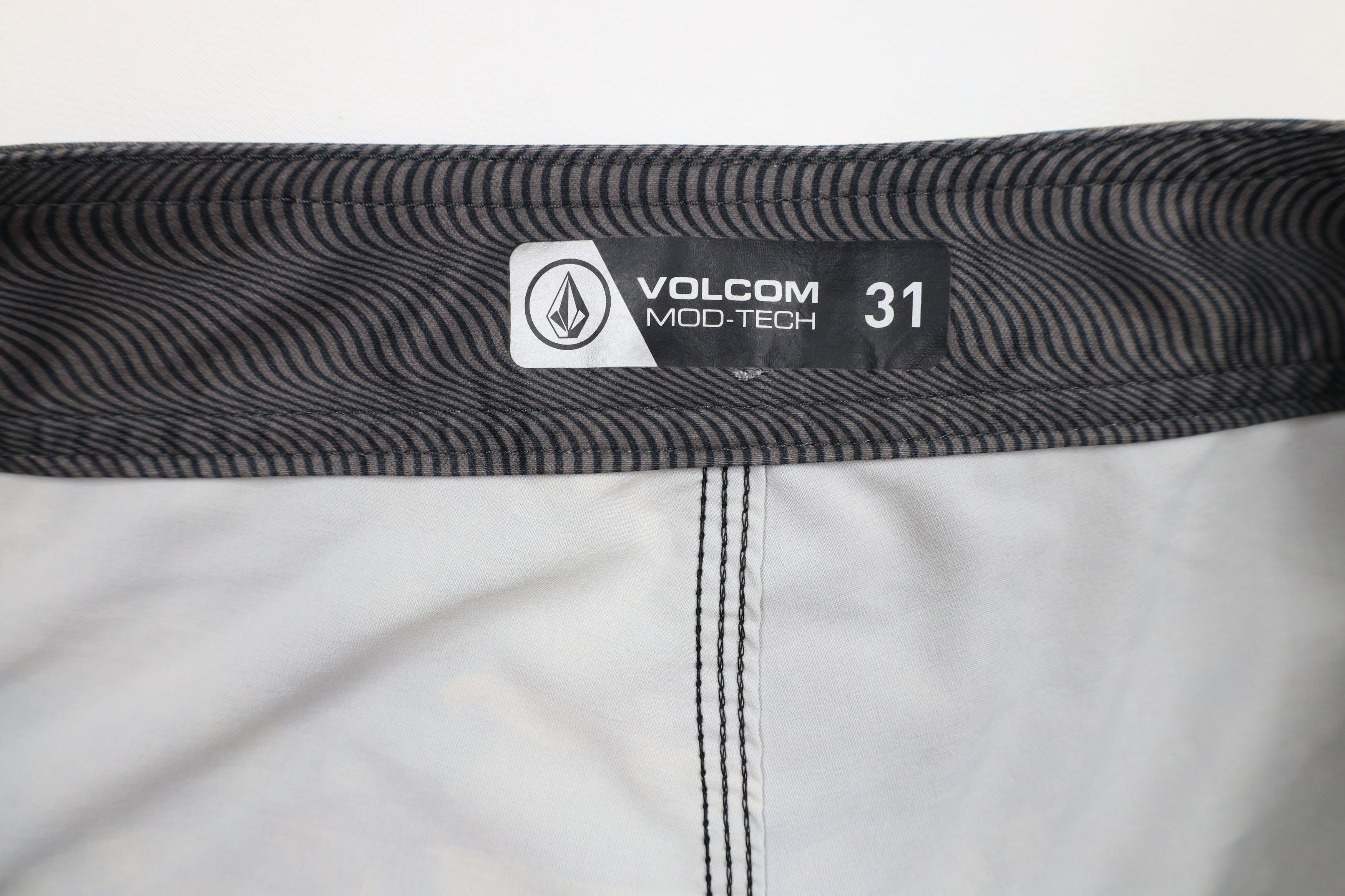 Vintage × Volcom Volcom Mod Tech Camouflage Board Swim Trunks Shorts Size US 31 - 6 Thumbnail