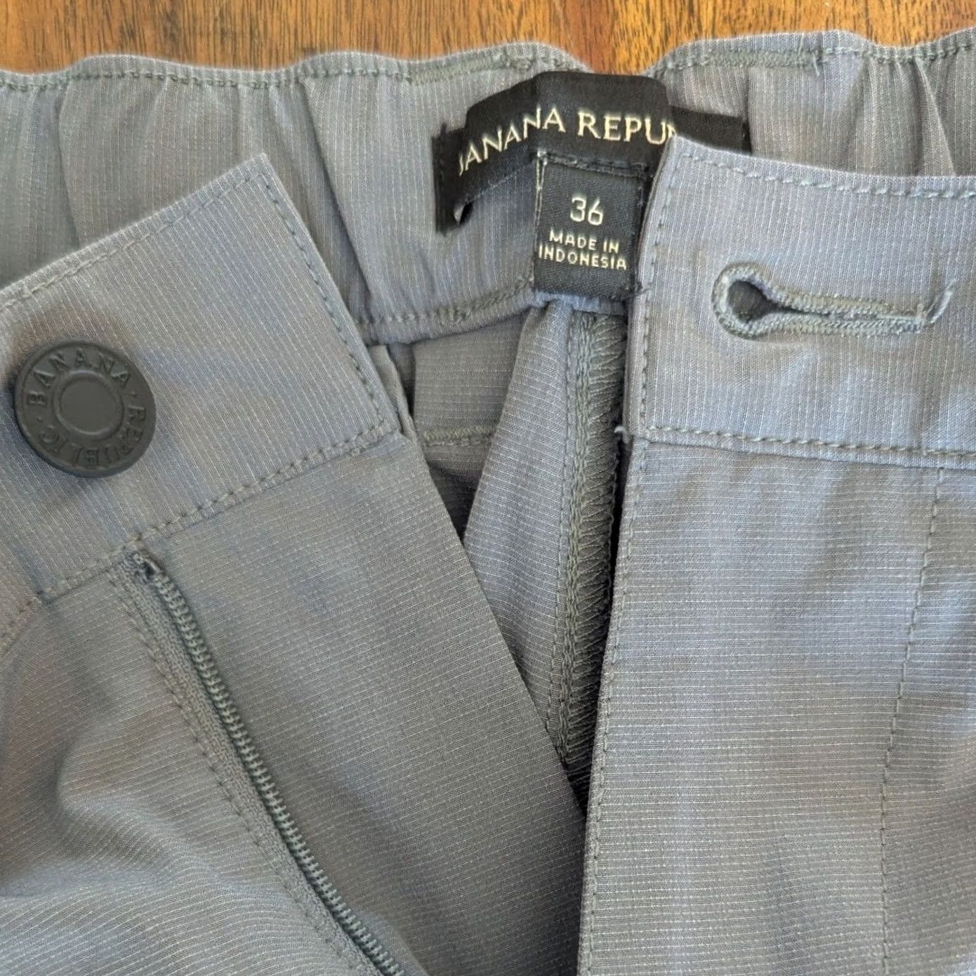 Banana Republic Banana Republic Core Temp Shorts Gray Mens 36 Chino Flat Front Zip Pocket Pockets Stretch Lightweight Breathable Athletic Travel Casual Modern Size US 36 / EU 52 - 5 Thumbnail