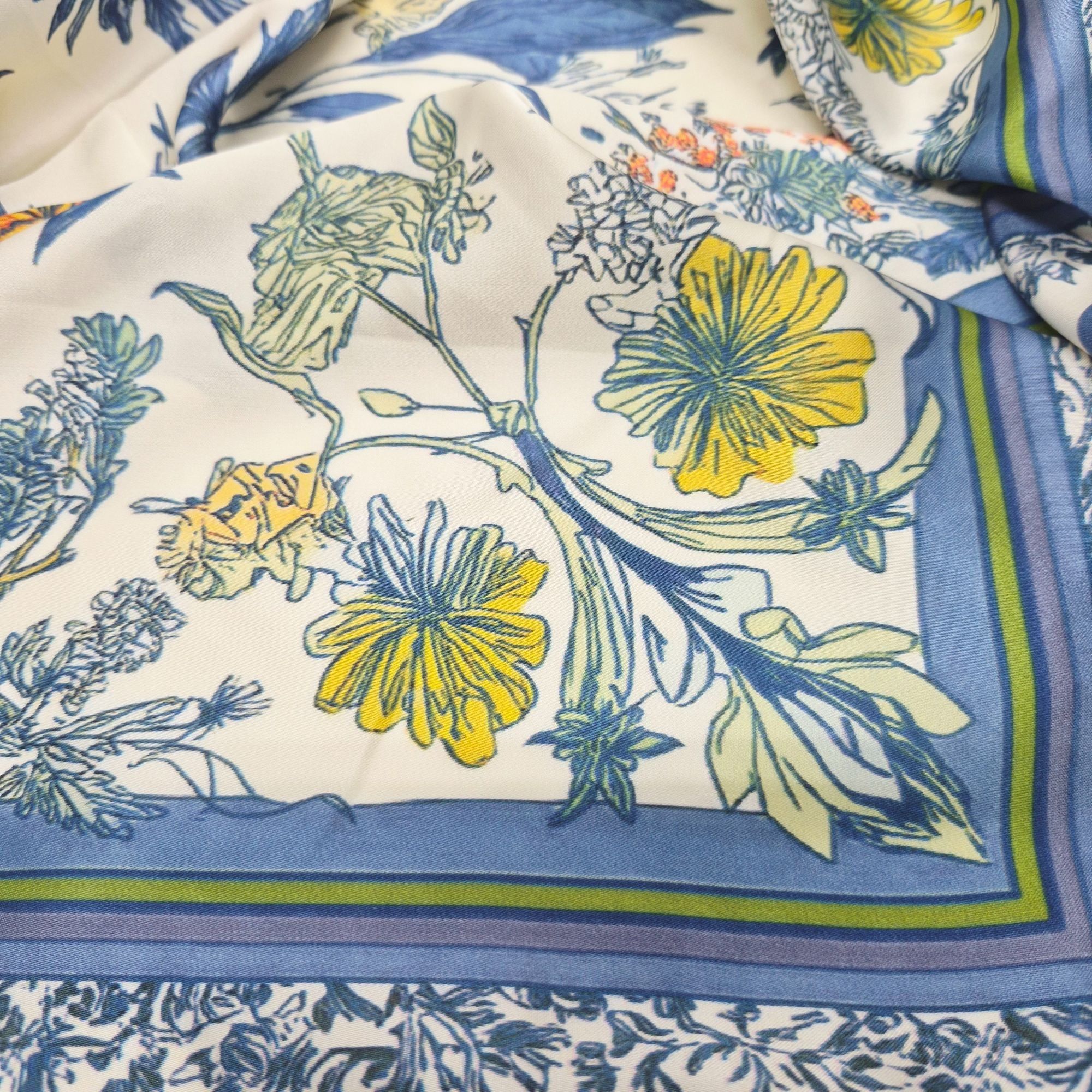 Other ✨Elegant Blue Floral Silky Square Scarf Beige Blue Luxury Ne Size ONE SIZE - 4 Thumbnail