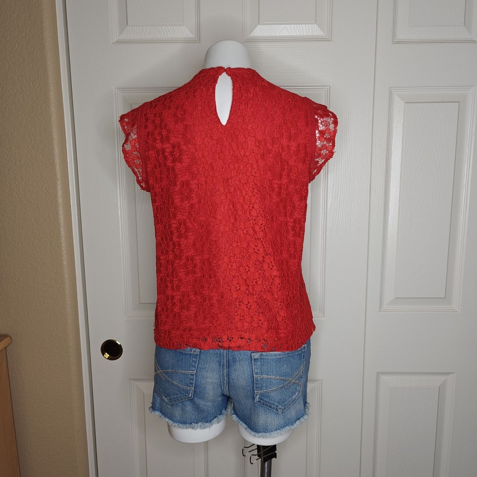 Nanette Lepore High Neck Floral Lace Overlay Cap Sleeve Top sz S Size S / US 4 / IT 40 - 5 Thumbnail