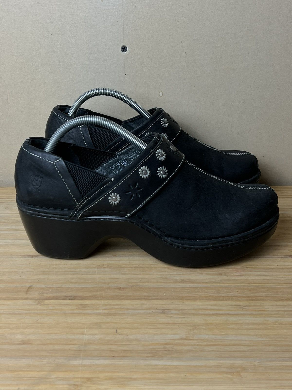 Ariat ARIAT Westlake 15110 11B Black Leather Slip On Closed Heel Size US 11 / IT 41 - 4 Thumbnail