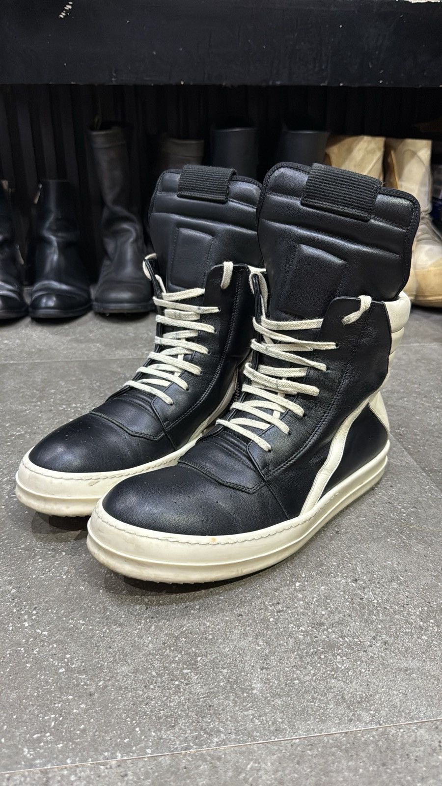 Rick Owens Rick Owens F/W 22’ Strobe Milk/Black Geobasket Size US 9 / EU 42 - 12 Thumbnail