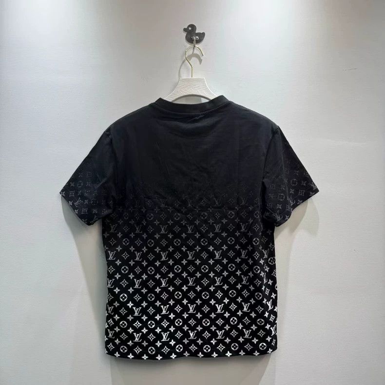 Louis Vuitton Louis Vuitton Black and white gradient full print Logo sho Size US L / EU 52-54 / 3 - 4 Thumbnail