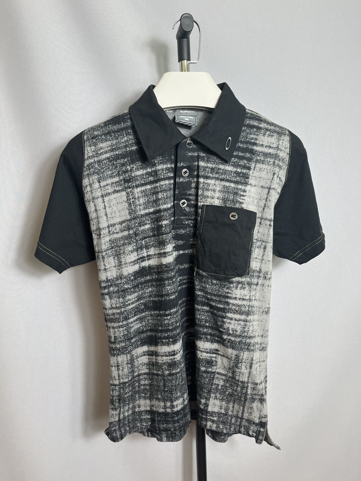 Oakley × Vintage Vintage Oakley polo shirt black mens cotton grey y2k Size US M / EU 48-50 / 2 - 1 Thumbnail