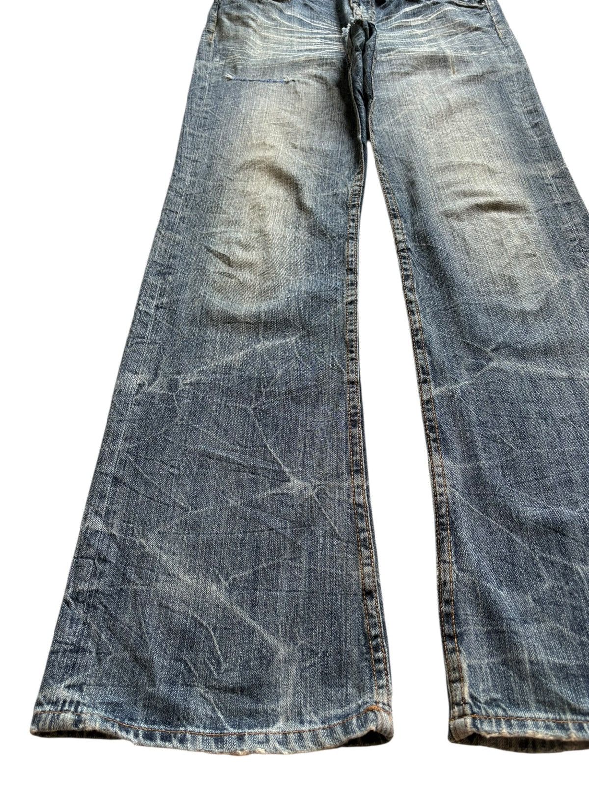 Japanese Brand Vintage Japanese Brand Crack Wash Distressed Flare Jeans Size US 32 / EU 48 - 6 Thumbnail