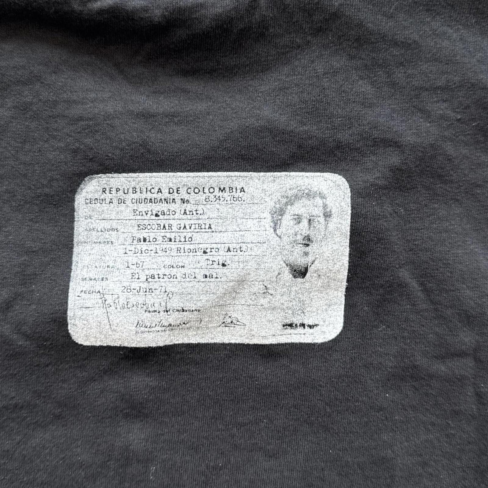 Other Pablo Escobar Gangster "Identification" Y2k Crime T-Shirt Size US XL / EU 56 / 4 - 4 Thumbnail