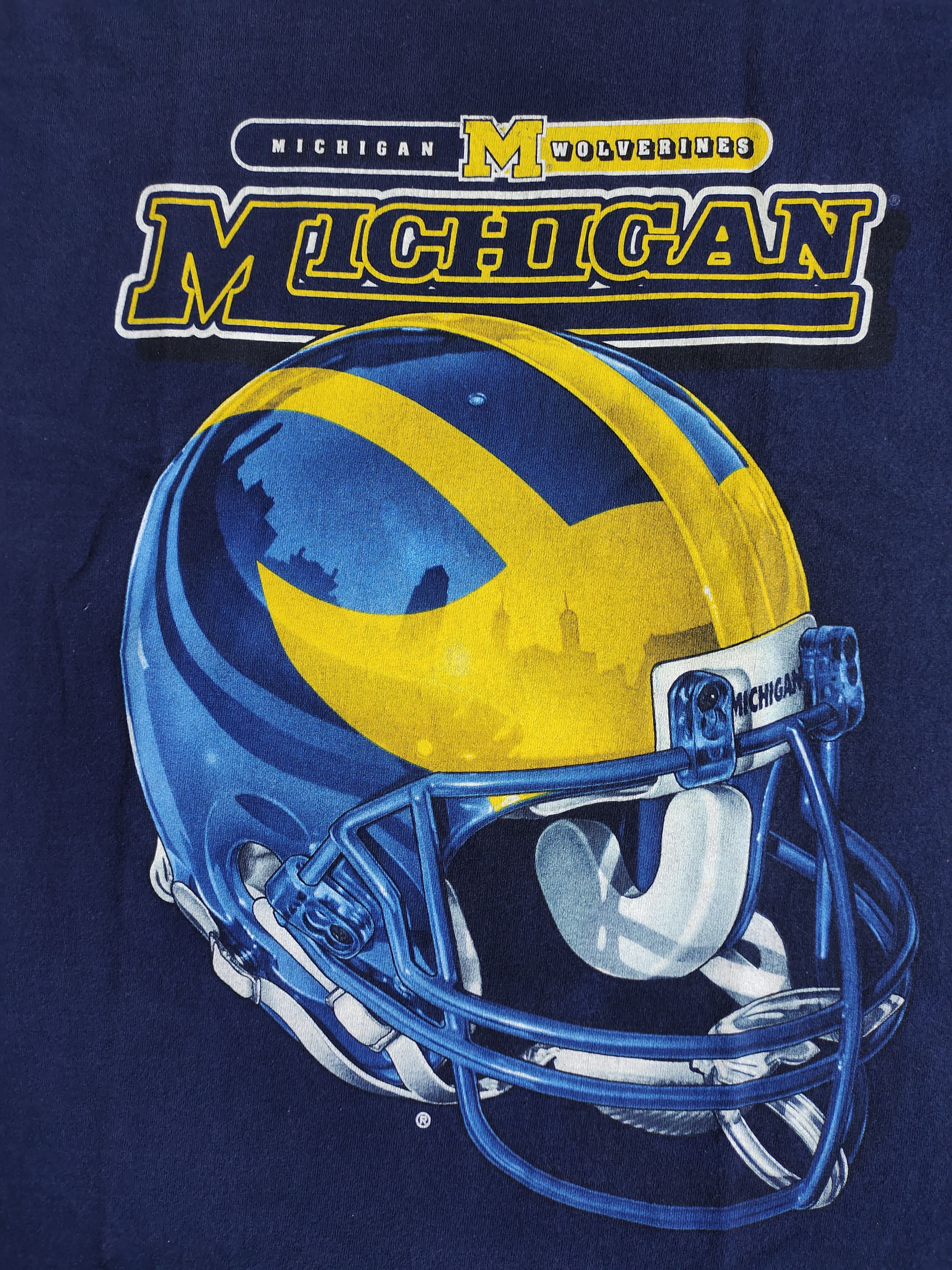 Vintage Vintage Michigan Wolverines Helmet 90s T-shirt Size US L / EU 52-54 / 3 - 4 Thumbnail