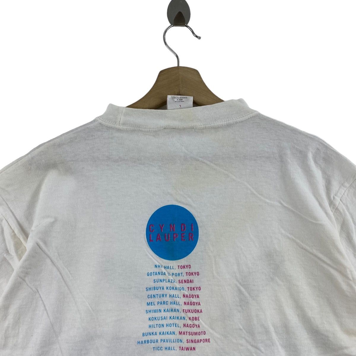 Vintage Vintage 90s CYNDI LAUPER Band Singer 1993 Official Size US L / EU 52-54 / 3 - 5 Thumbnail