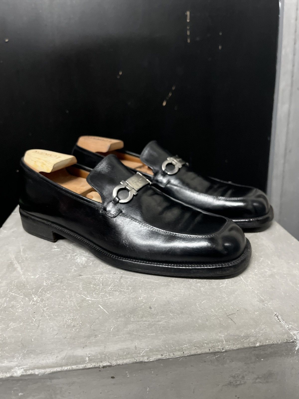 Salvatore Ferragamo Ferragamo Black Leather Gancini Loafers Size 8 Italy Size US 8 / EU 41 - 1 Thumbnail