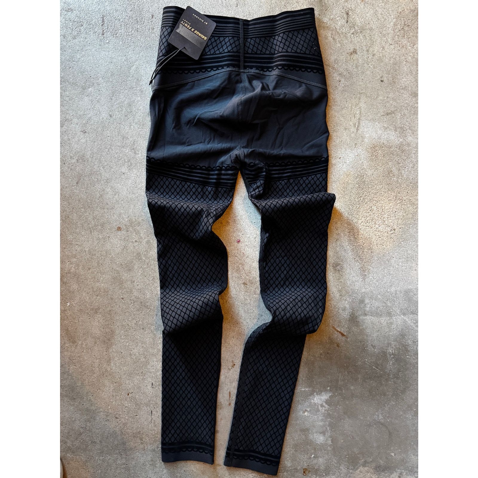 Fenty Savage X Fenty Black Geometric Leggings (4-6) Size 28" / US 6 / IT 42 - 2 Thumbnail