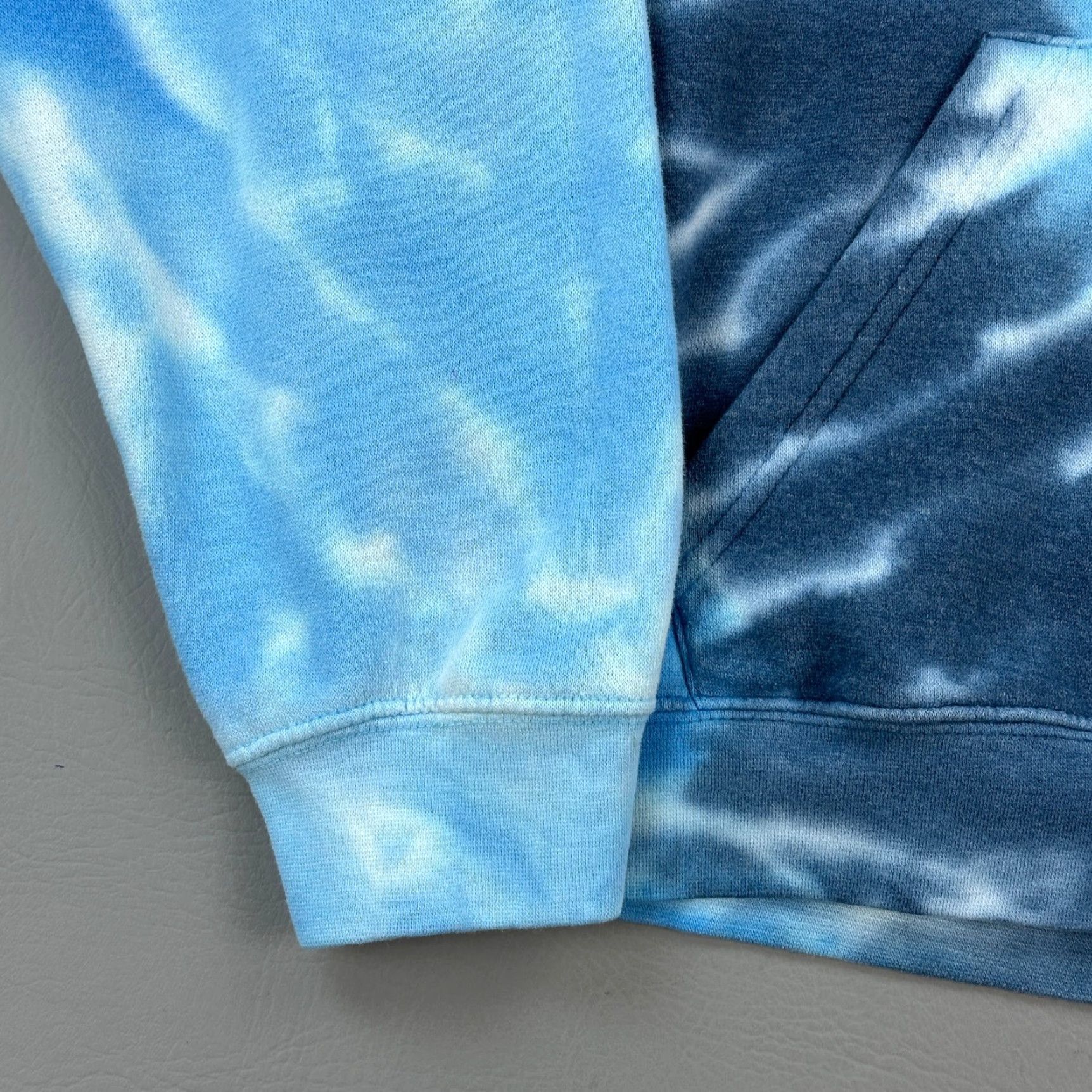 Vintage Dreamsicle Hoodie Mens XL Blue Spiral Tie Dye Pullover Sweatshirt Shirt Mens XL Blue Tie Dye Hoodie Pullover Sweatshirt 90s Retro Sportswear Size US XL / EU 56 / 4 - 2 Thumbnail