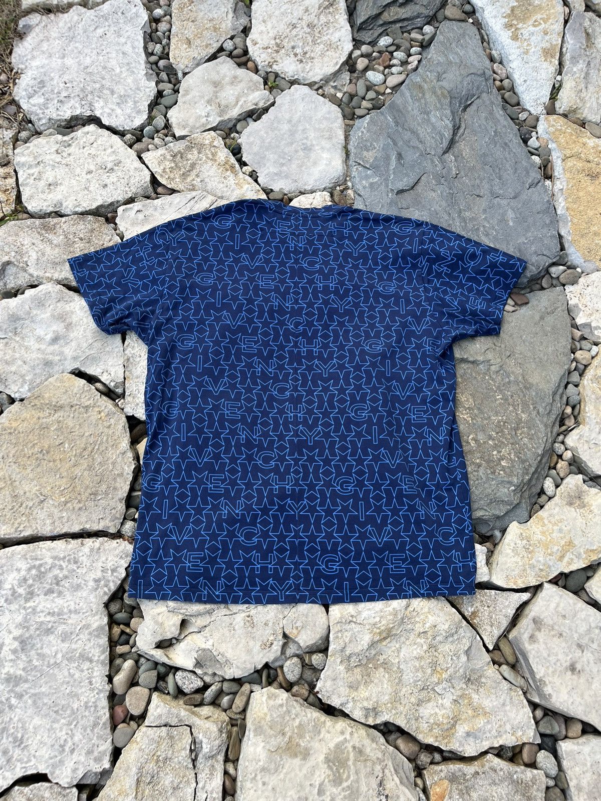 Designer × Givenchy Givenchy Paris geometric stars full print logo oversized tee Size US XS / EU 42 / 0 - 2 Thumbnail