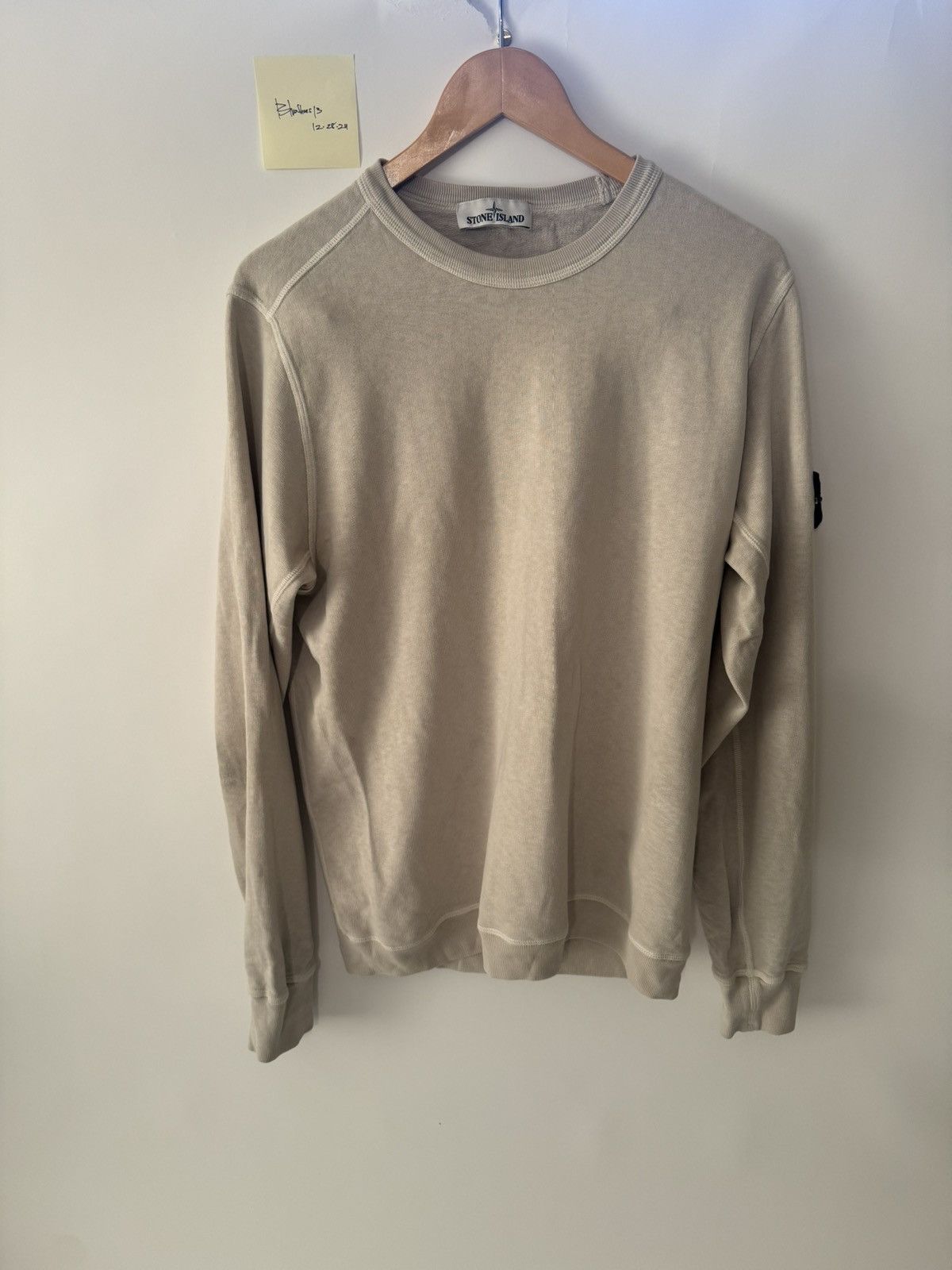 Stone Island Stone Island Beige Shoulder Logo Patch Sweatshirt Size L Size US L / EU 52-54 / 3 - 1 Thumbnail