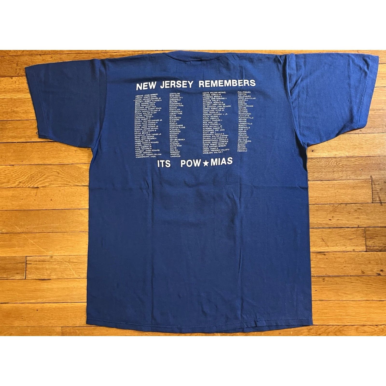 Jerzees VINTAGE JERZEES New Jersey Shirt Men’s XL Blue POW MIA 90s Graphic Print Short Sleeve Crew Neck Logo USA Military Retro 80s 90s Size US XL / EU 56 / 4 - 2 Thumbnail