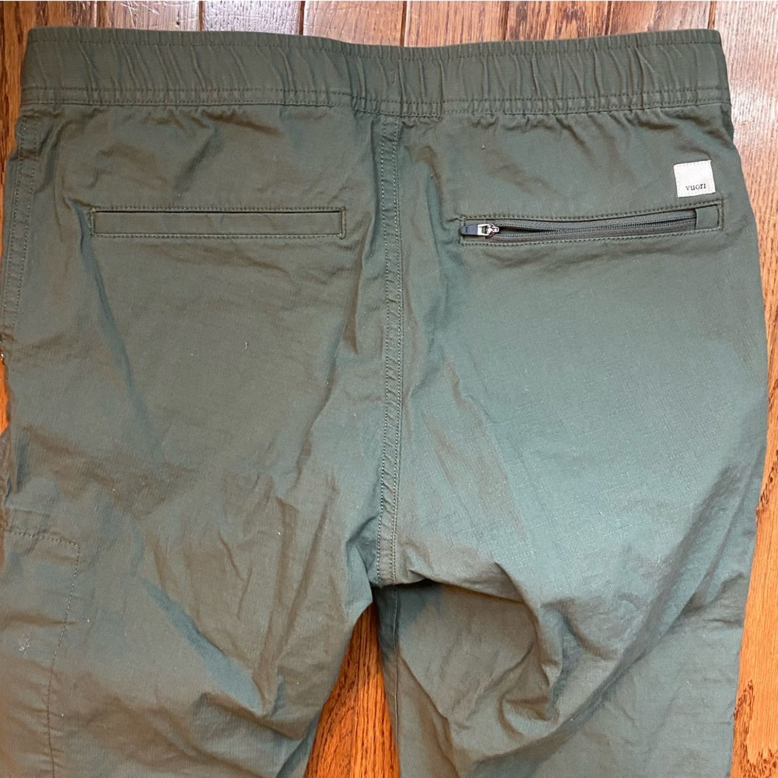Vuori VUORUI $98 Womens Ripstop Pant Olive Small EUC Size 30" / US 8 / IT 44 - 16 Thumbnail