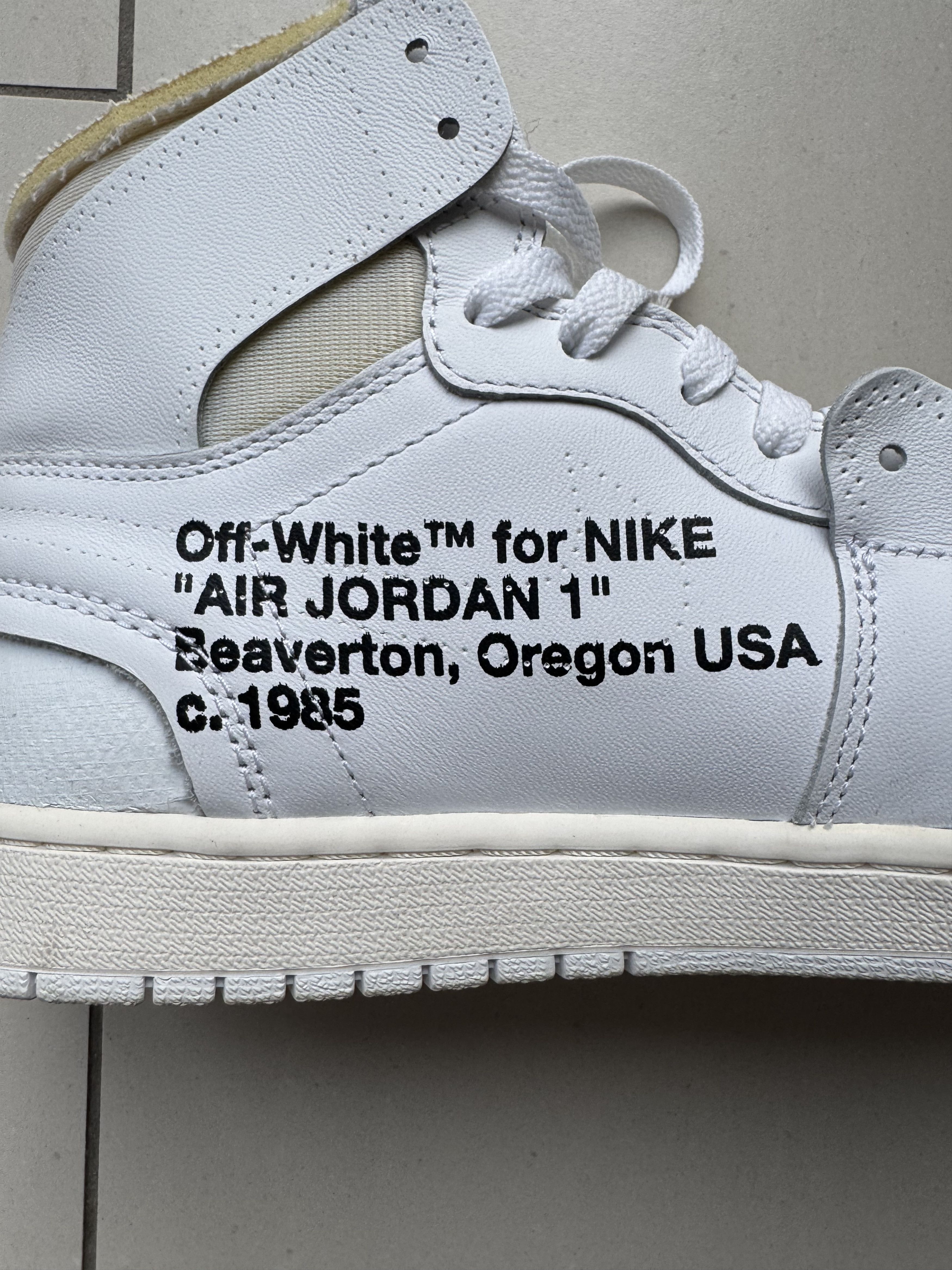 Nike × Off-White Jordan 1 Retro High Off-White Euro Size US 9.5 / EU 42-43 - 7 Thumbnail