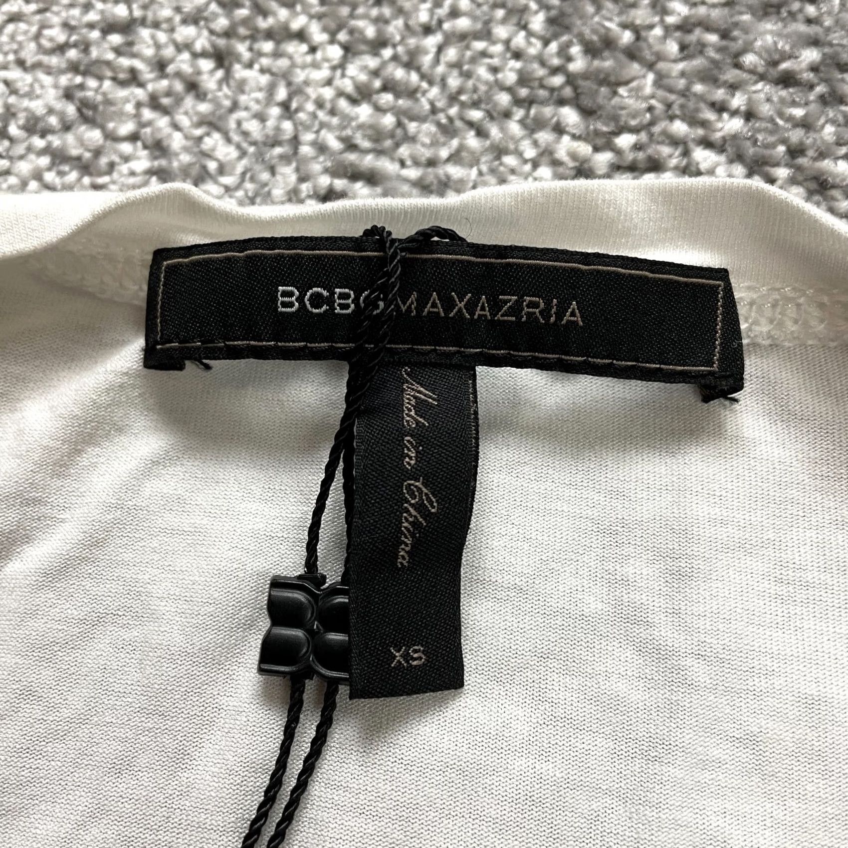 Bcbgmaxazria BCBGMAXAZRIA Shirt Womens XS White Blue Black Striped Cold Shoulder Deep V Neck Size XS / US 0-2 / IT 36-38 - 2 Thumbnail