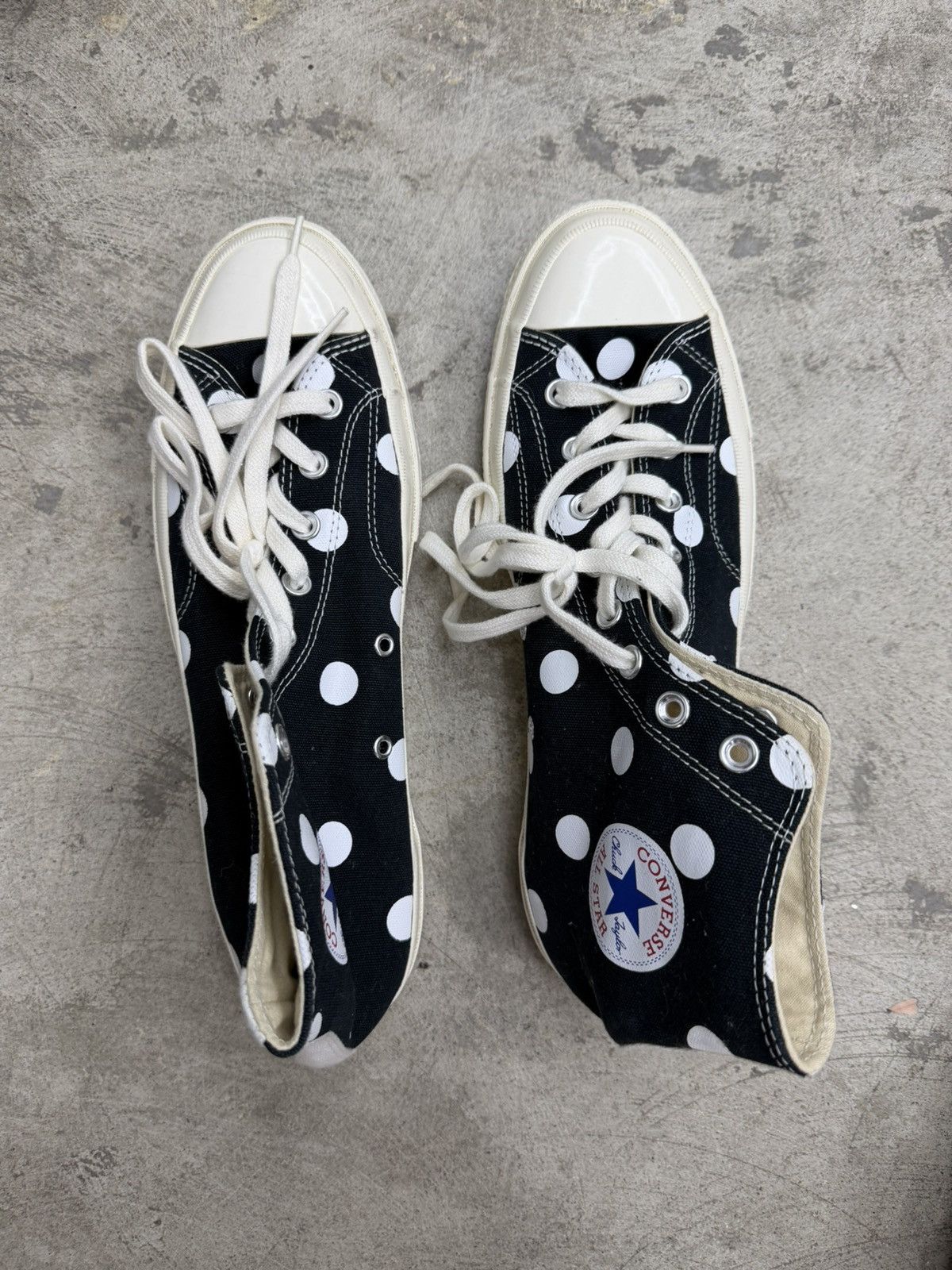 Comme des Garcons PLAY × Converse Comme Des Garcons Converse High Top Black Polka Dot Size US 11 / EU 44 - 2 Thumbnail