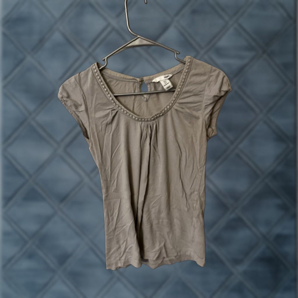 H&M H&M Shirt SIze Small Gray Cap Sleeve Scoop Neck Women Size S / US 4 / IT 40 - 1 Thumbnail