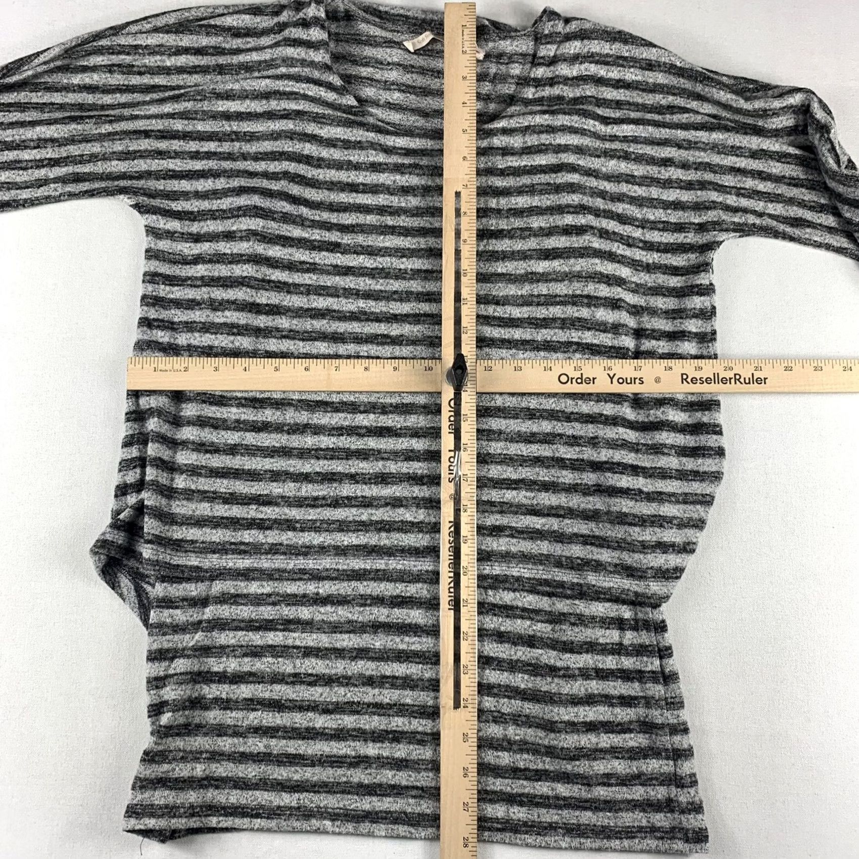 Soft Surroundings Soft Surroundings Sweater Shirt Top Layered Gray Striped Crew Neck Women S Size S Casual Blouse Tunic Pullover Size S / US 4 / IT 40 - 4 Thumbnail