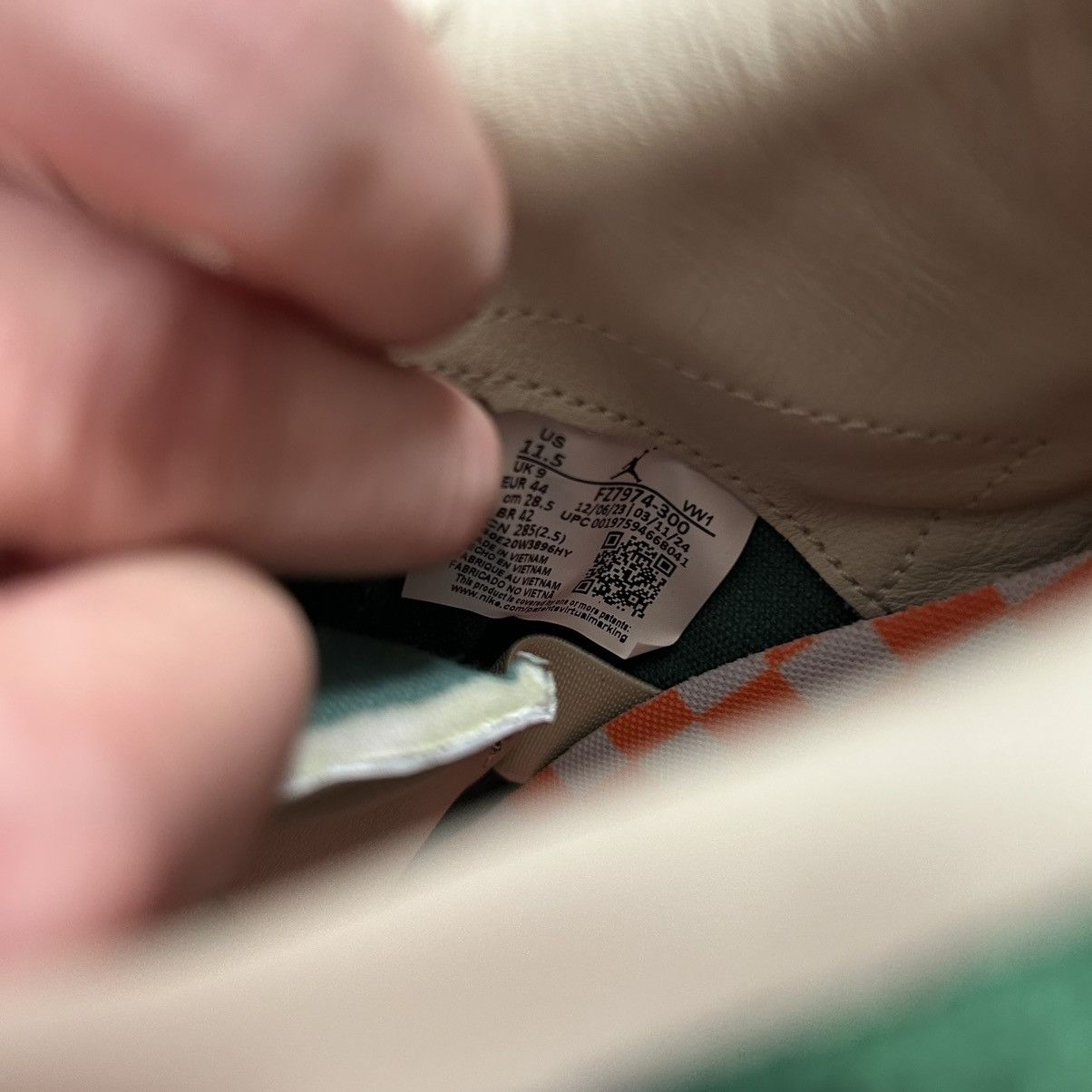 Jordan Brand FZ7974-300 AJ3 AiR JORDAN 3 OG SP BiCOASTAL MALACHiTE FOSSiL Size US 10 / EU 43 - 15 Thumbnail